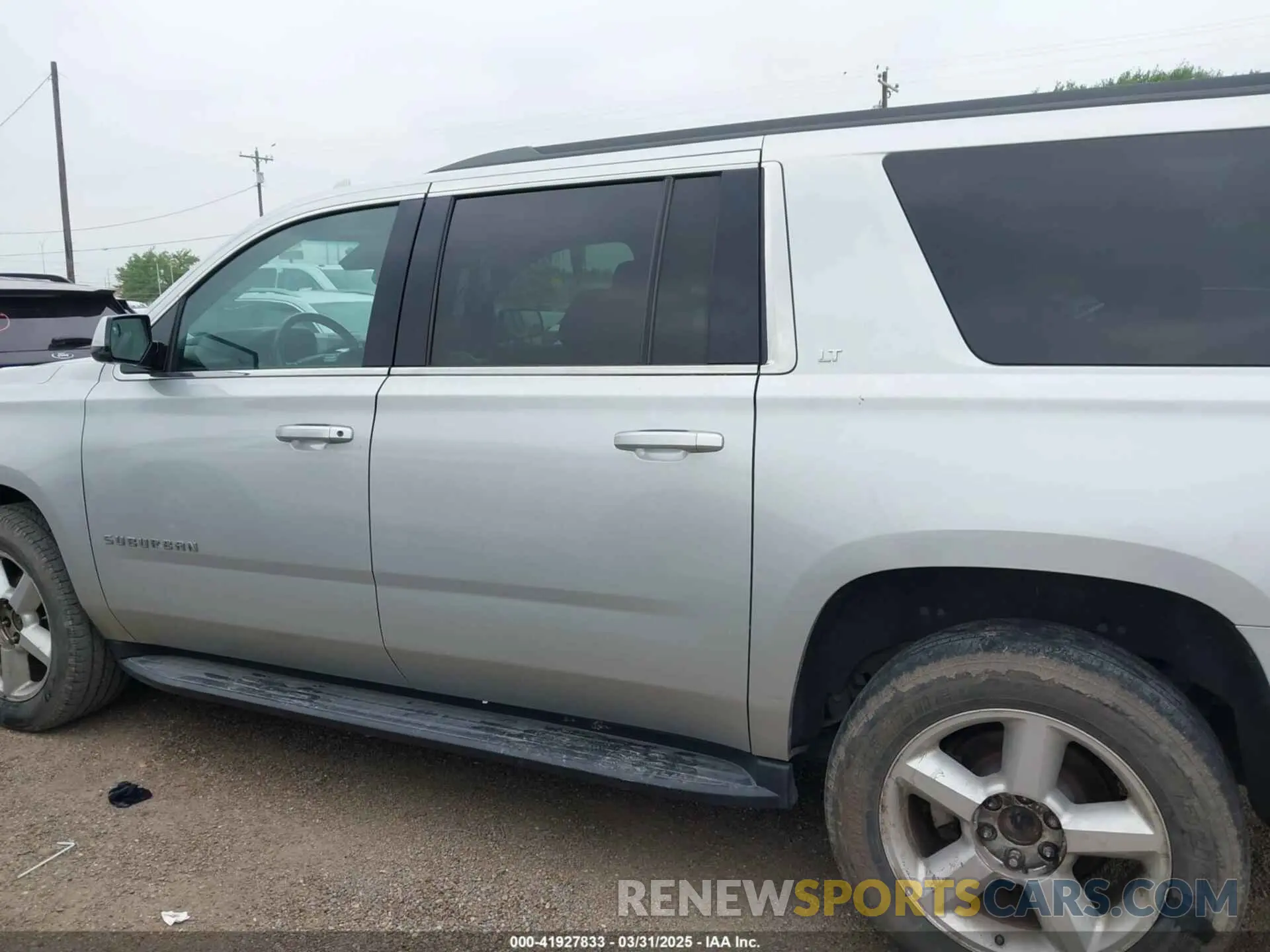14 Photograph of a damaged car 1GNSKHKC7LR246446 CHEVROLET SUBURBAN 2020