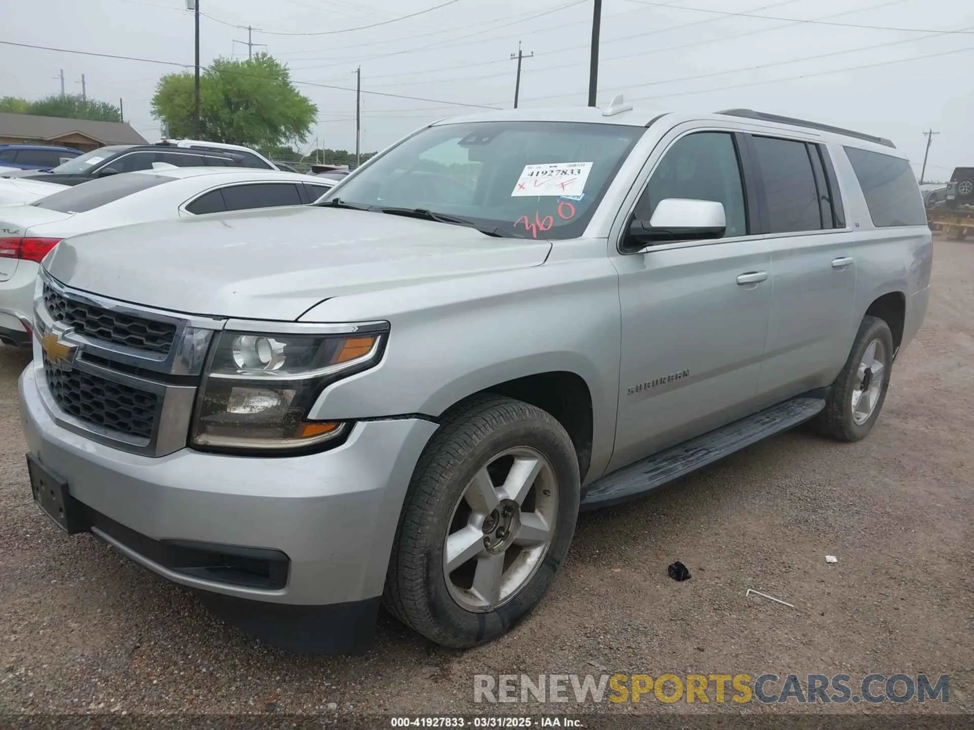 2 Photograph of a damaged car 1GNSKHKC7LR246446 CHEVROLET SUBURBAN 2020
