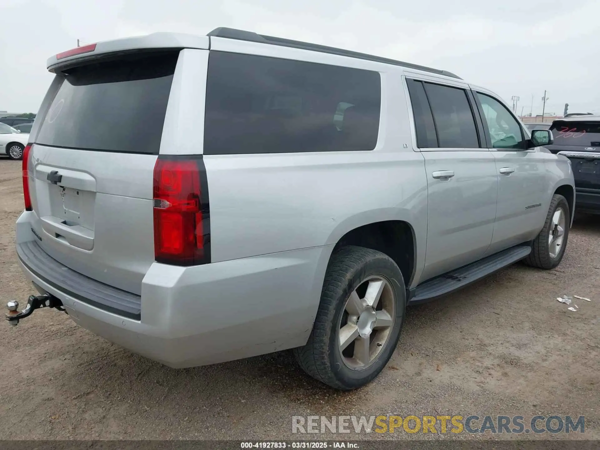 4 Photograph of a damaged car 1GNSKHKC7LR246446 CHEVROLET SUBURBAN 2020