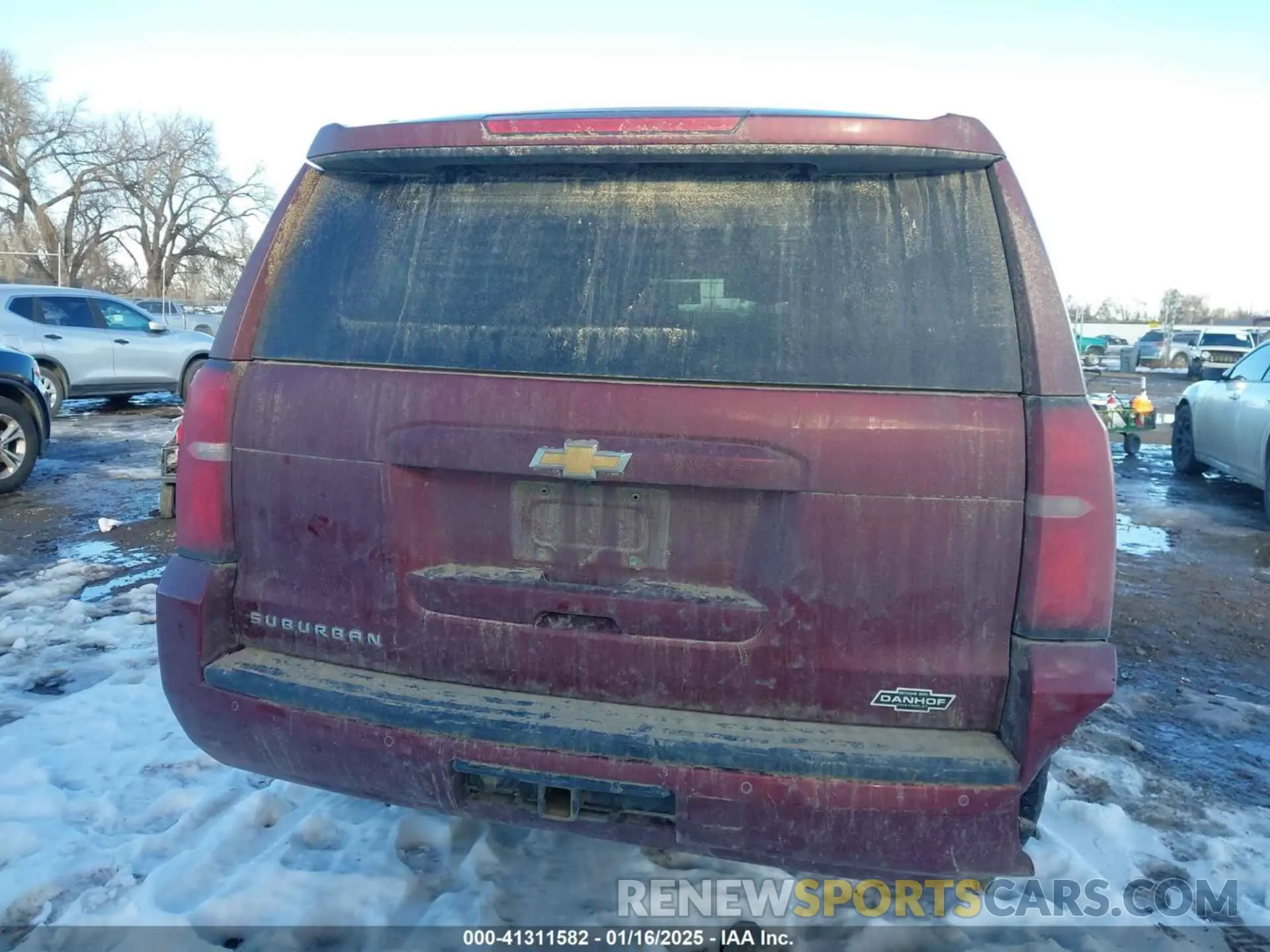 16 Photograph of a damaged car 1GNSKHKC9LR233603 CHEVROLET SUBURBAN 2020