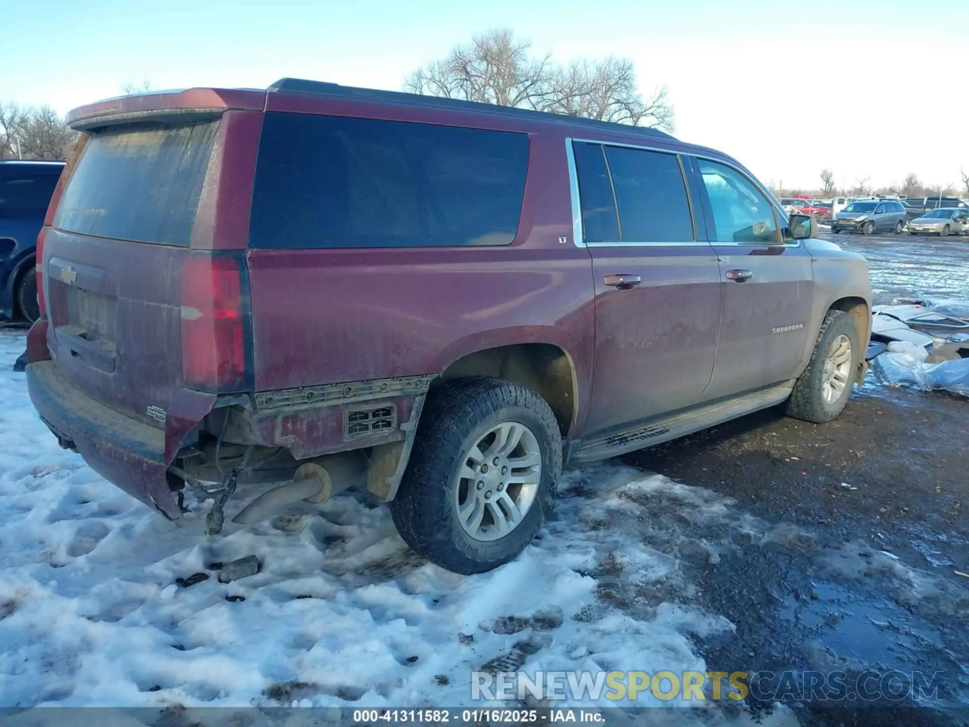 4 Photograph of a damaged car 1GNSKHKC9LR233603 CHEVROLET SUBURBAN 2020