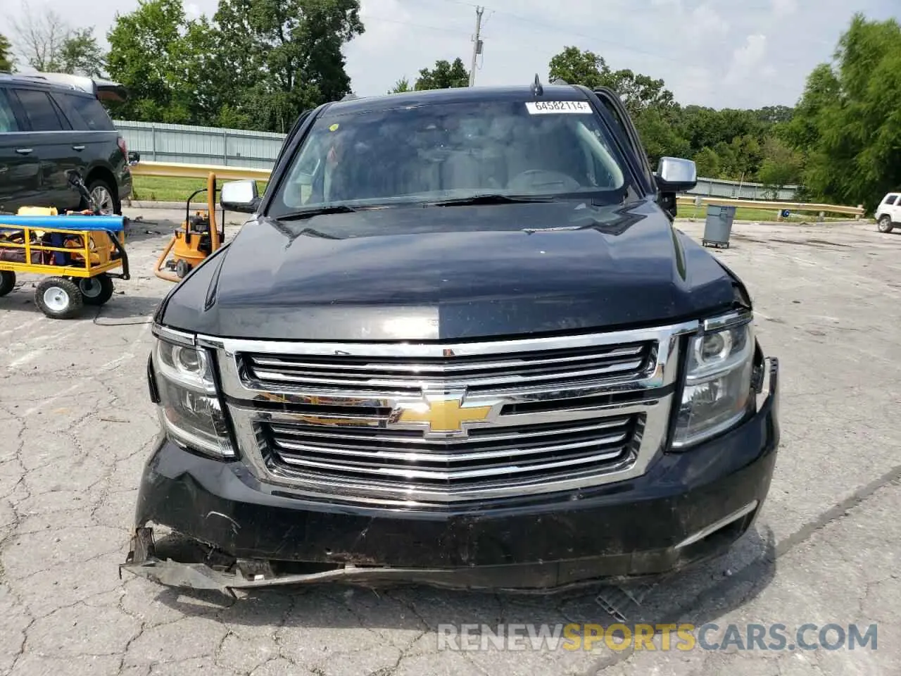 5 Photograph of a damaged car 1GNSKJKC6LR106993 CHEVROLET SUBURBAN 2020