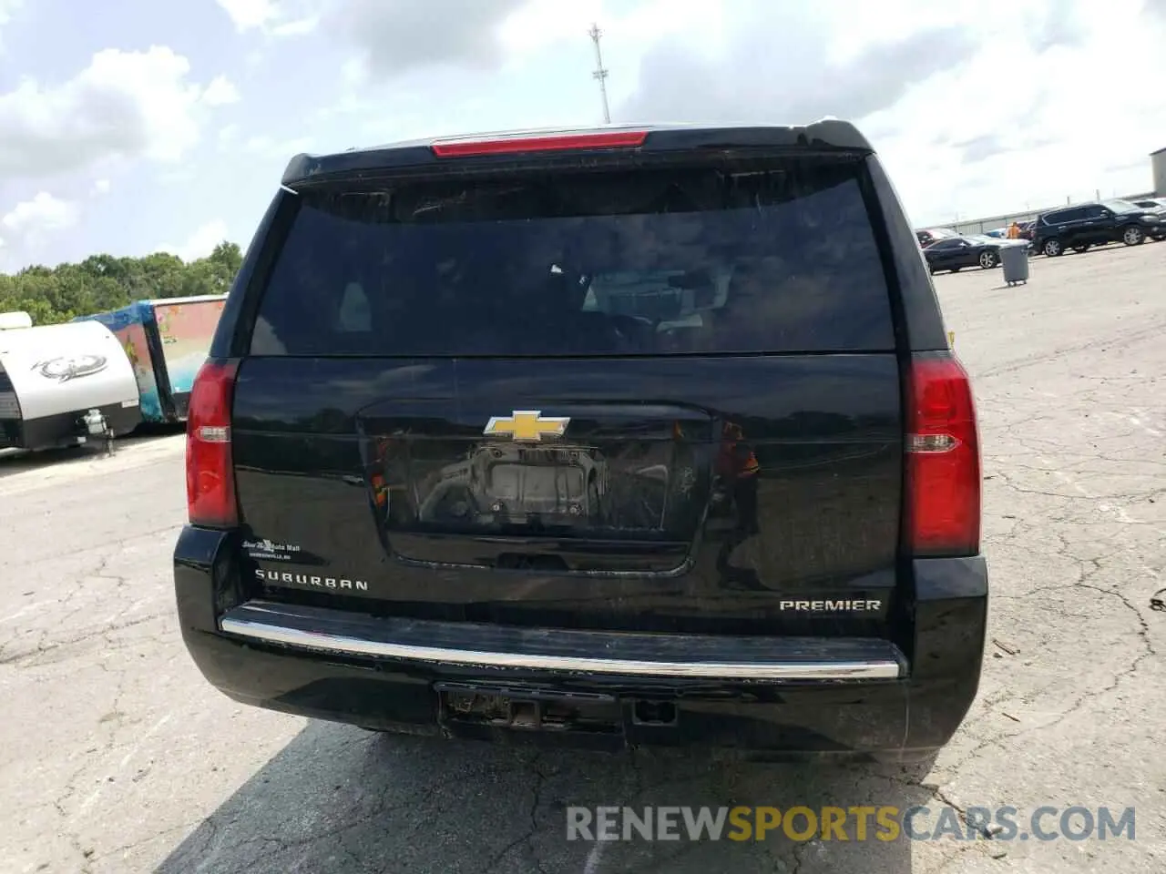 6 Photograph of a damaged car 1GNSKJKC6LR106993 CHEVROLET SUBURBAN 2020