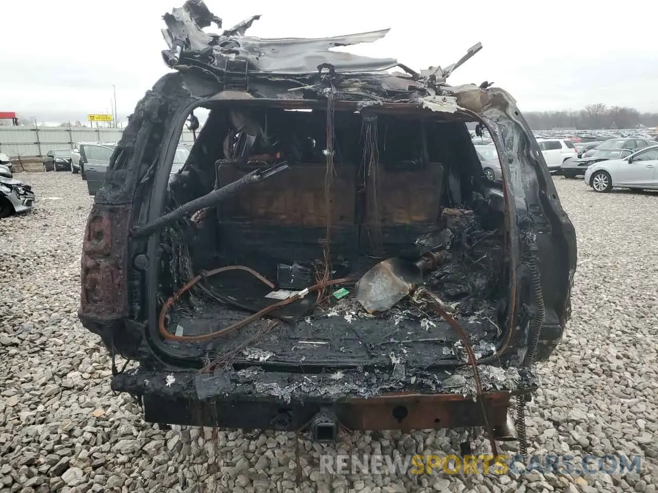 6 Photograph of a damaged car 1GNSKJKJ0LR287376 CHEVROLET SUBURBAN 2020