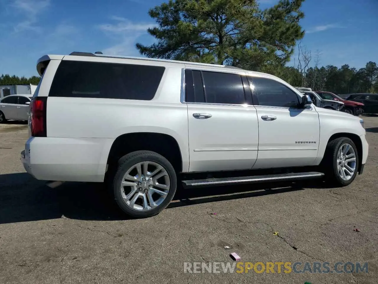 3 Photograph of a damaged car 1GNSKJKJ1LR131086 CHEVROLET SUBURBAN 2020