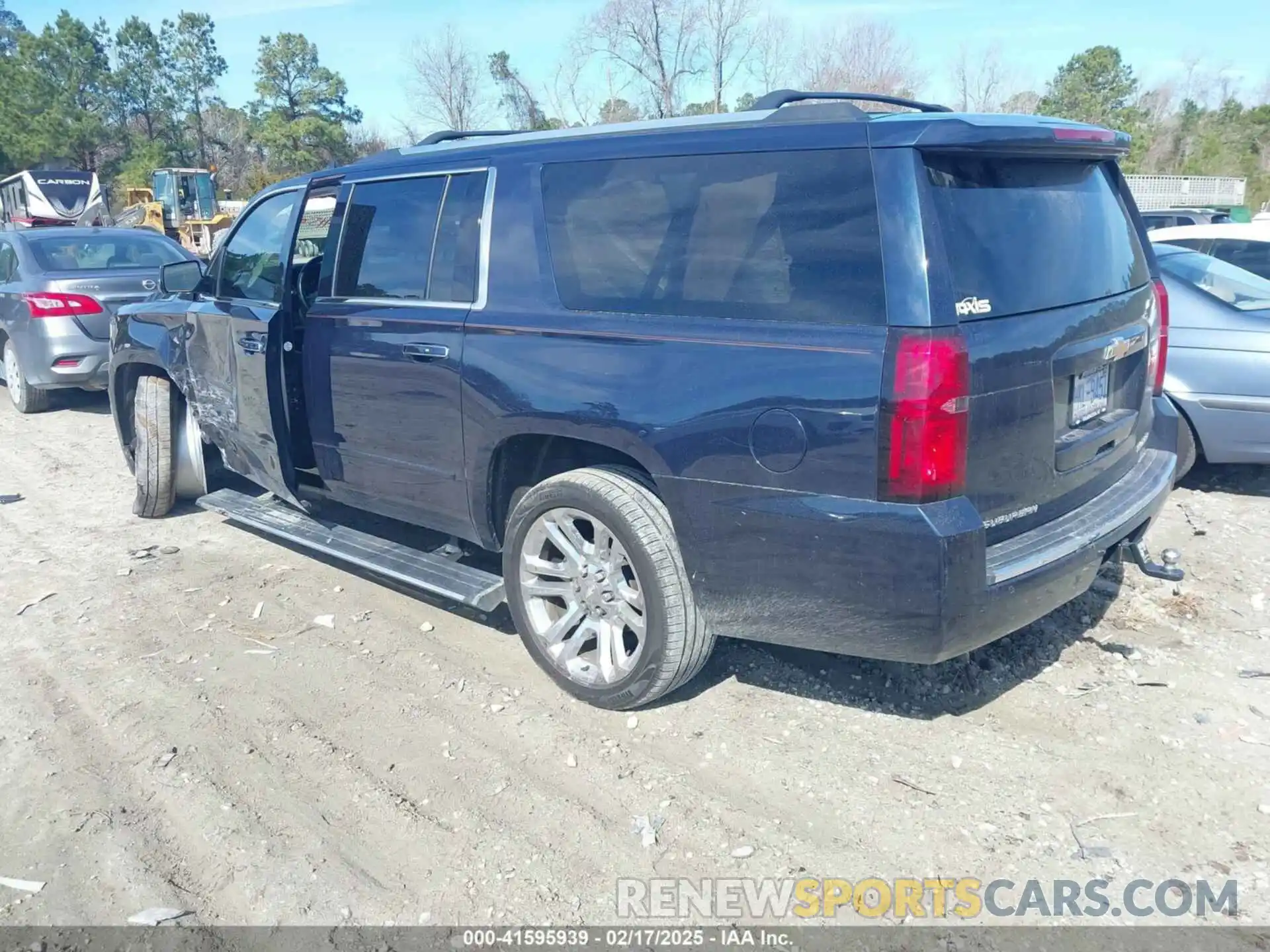 3 Photograph of a damaged car 1GNSKJKJXLR213544 CHEVROLET SUBURBAN 2020