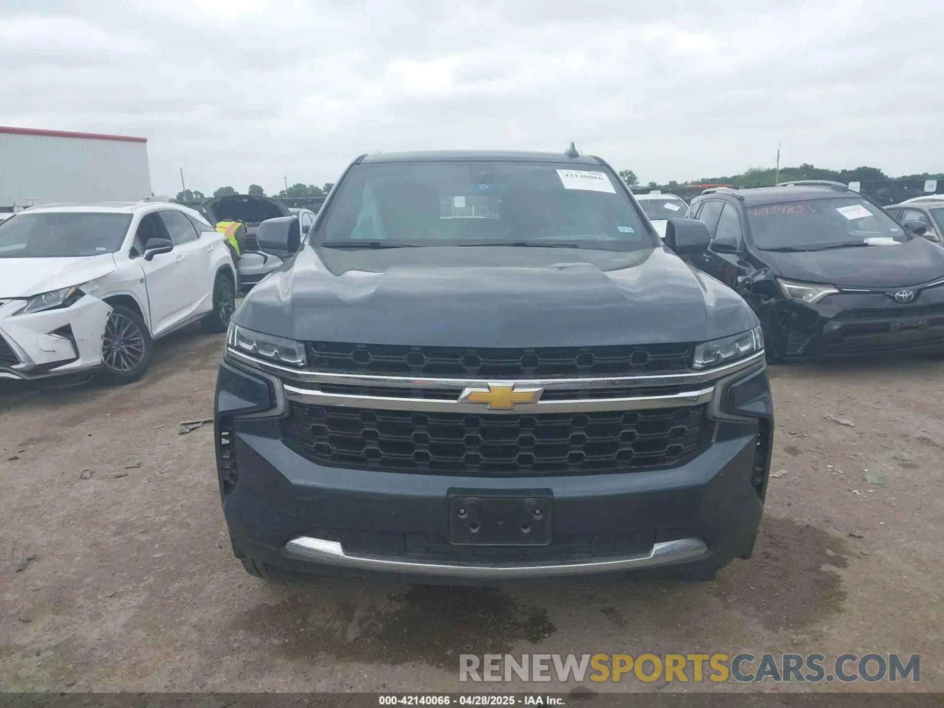 12 Photograph of a damaged car 1GNSCBKD3MR337539 CHEVROLET SUBURBAN 2021