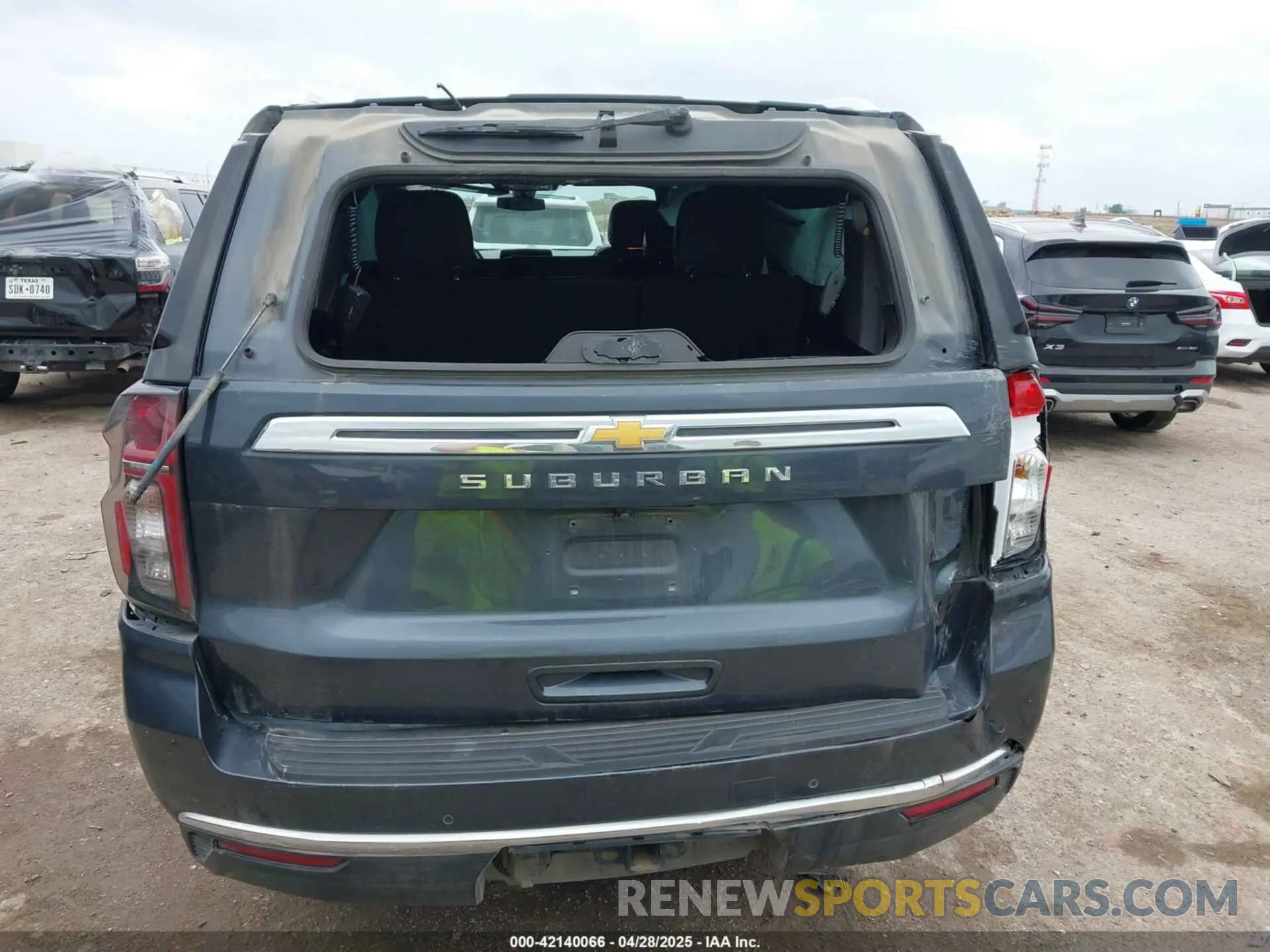 16 Photograph of a damaged car 1GNSCBKD3MR337539 CHEVROLET SUBURBAN 2021