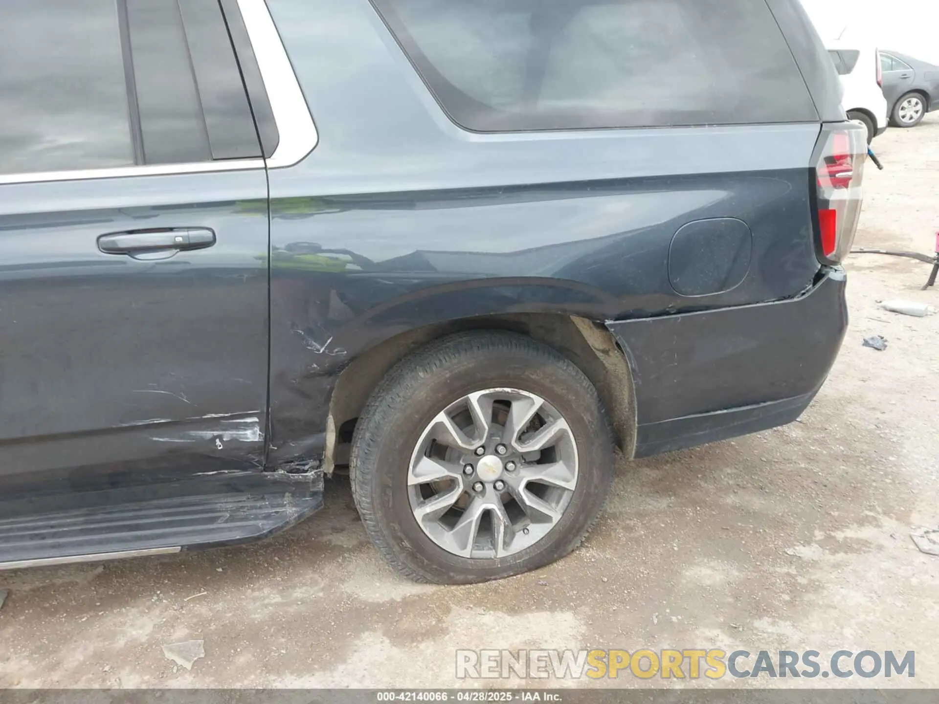 6 Photograph of a damaged car 1GNSCBKD3MR337539 CHEVROLET SUBURBAN 2021