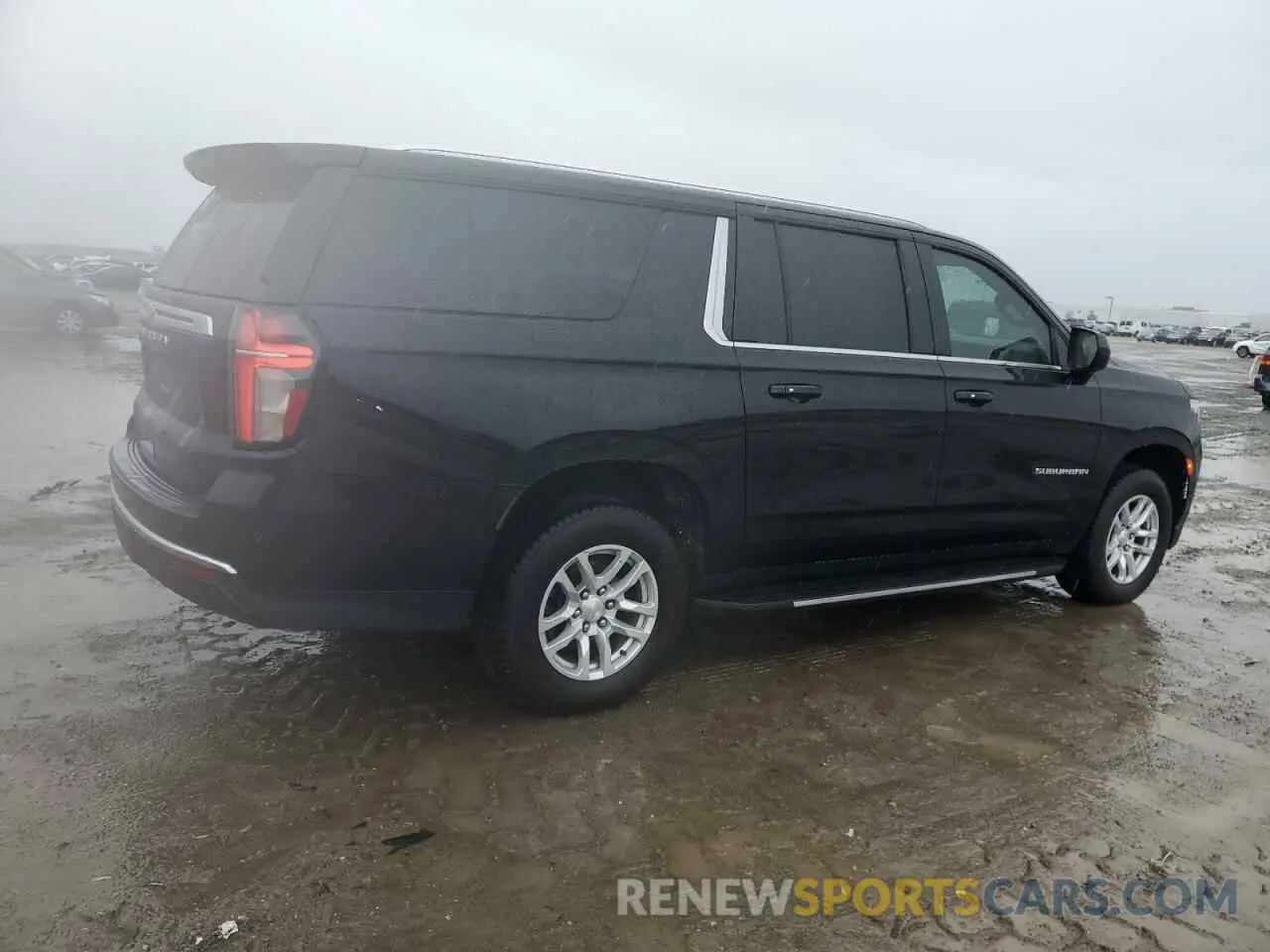 3 Photograph of a damaged car 1GNSCBKD4MR393411 CHEVROLET SUBURBAN 2021