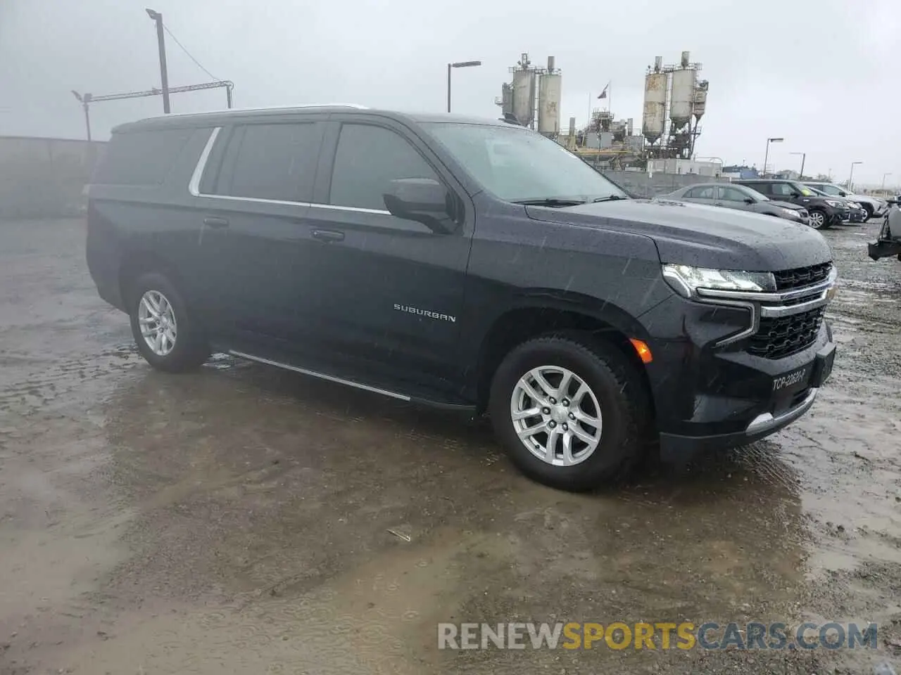 4 Photograph of a damaged car 1GNSCBKD4MR393411 CHEVROLET SUBURBAN 2021