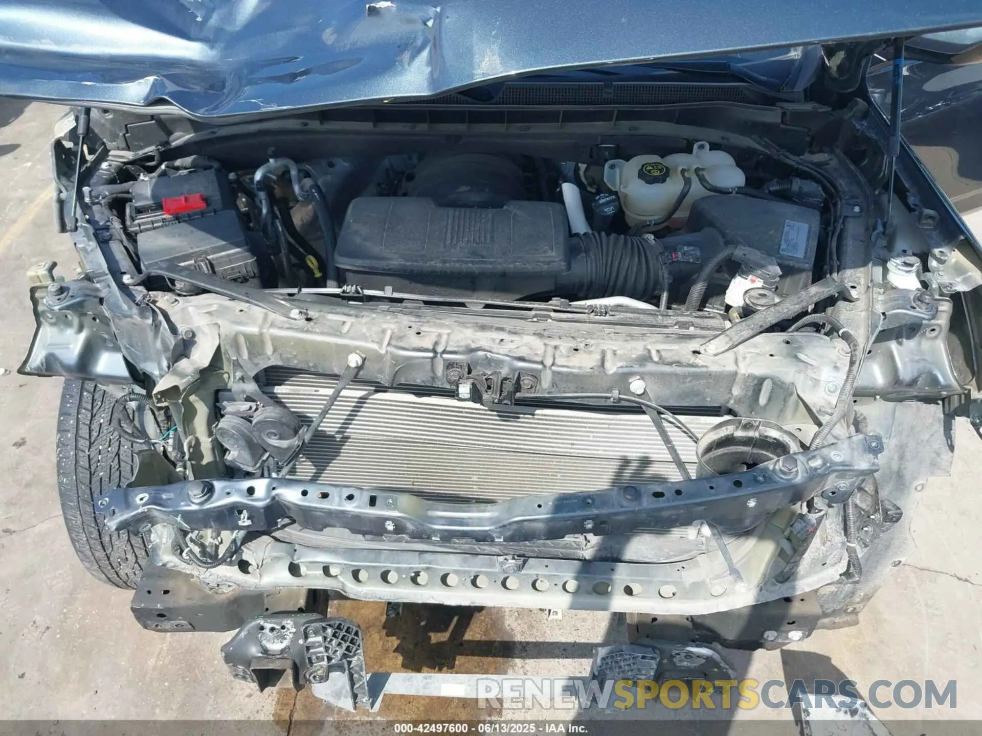 10 Photograph of a damaged car 1GNSCBKD9MR352191 CHEVROLET SUBURBAN 2021