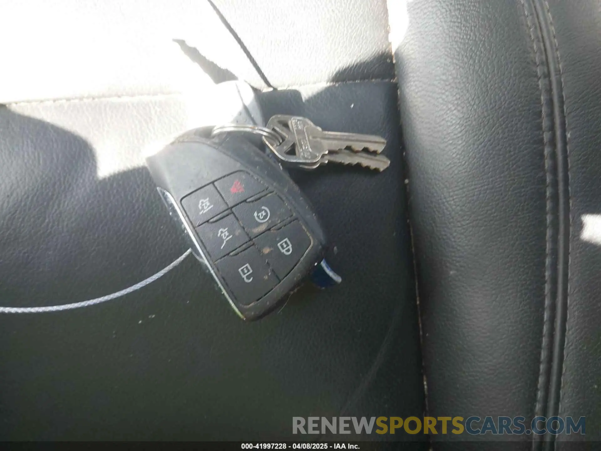 11 Photograph of a damaged car 1GNSCCKD0MR174984 CHEVROLET SUBURBAN 2021