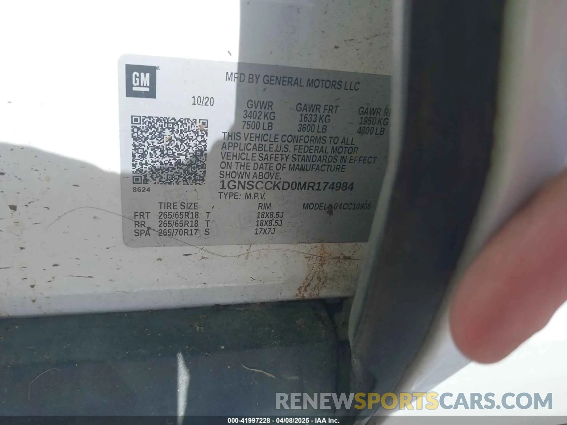 9 Photograph of a damaged car 1GNSCCKD0MR174984 CHEVROLET SUBURBAN 2021