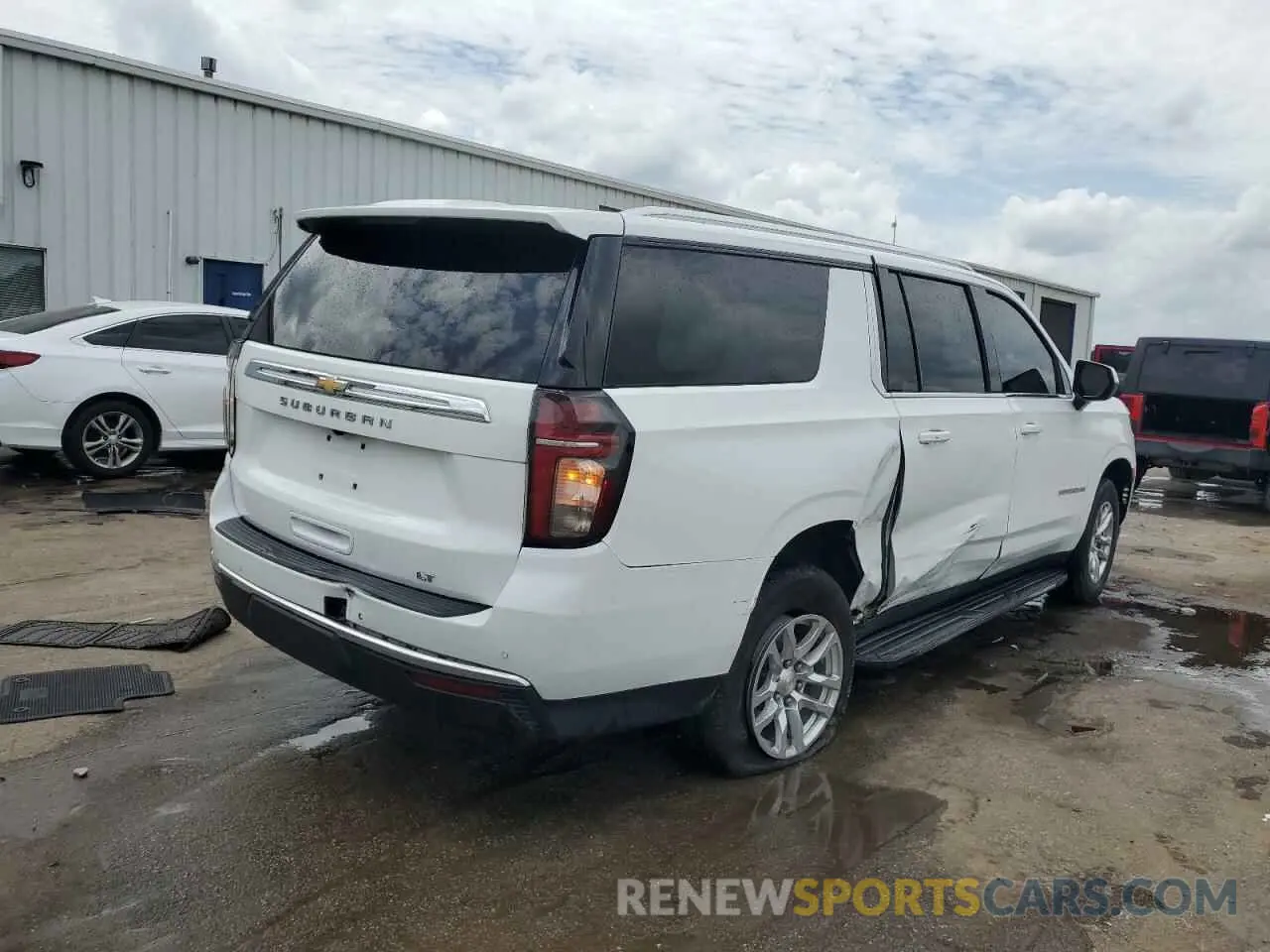 3 Photograph of a damaged car 1GNSCCKD2MR201909 CHEVROLET SUBURBAN 2021