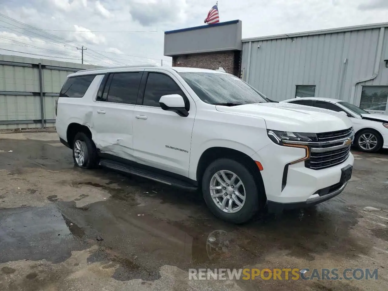 4 Photograph of a damaged car 1GNSCCKD2MR201909 CHEVROLET SUBURBAN 2021