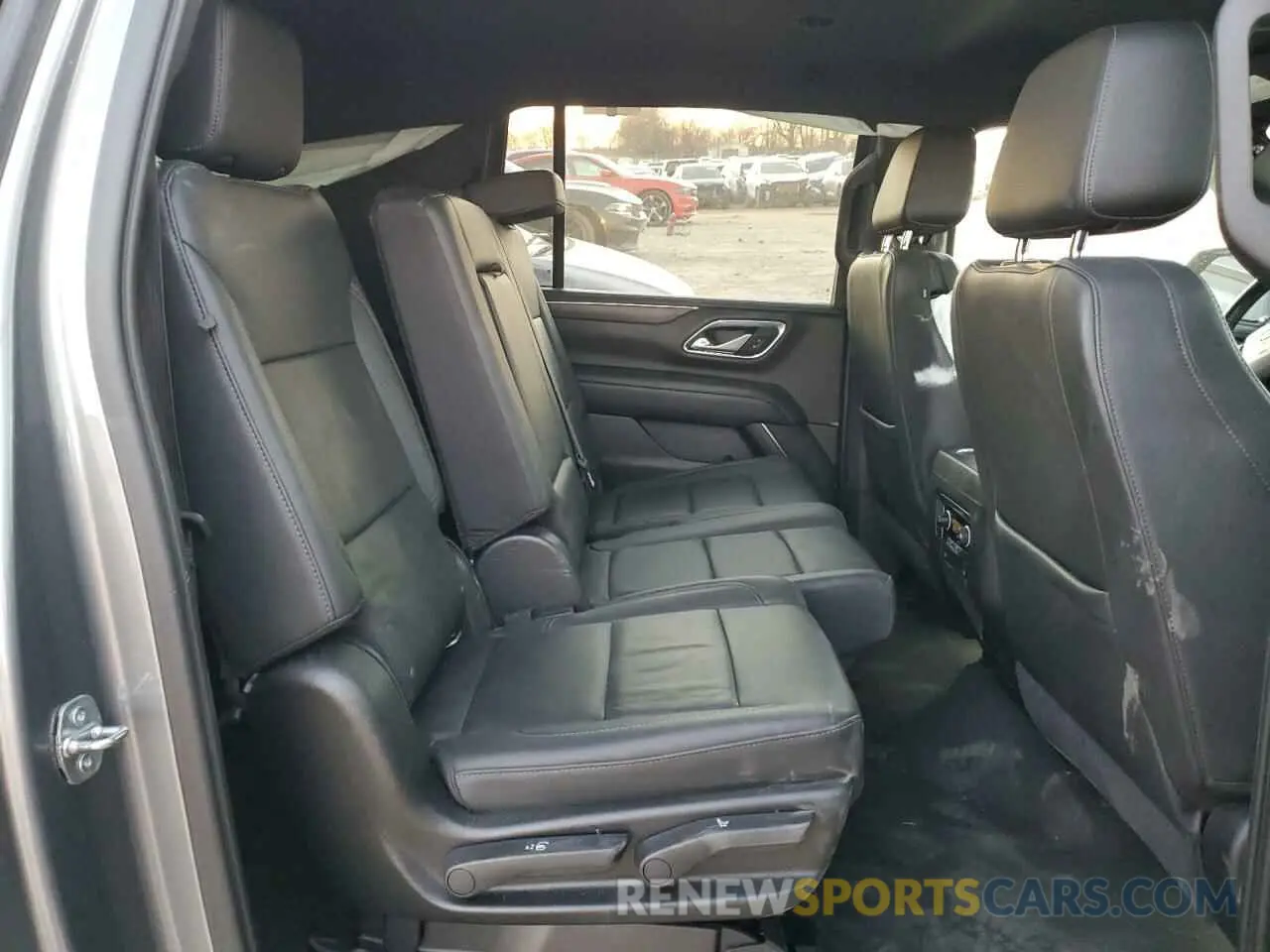 11 Photograph of a damaged car 1GNSCCKD2MR255257 CHEVROLET SUBURBAN 2021