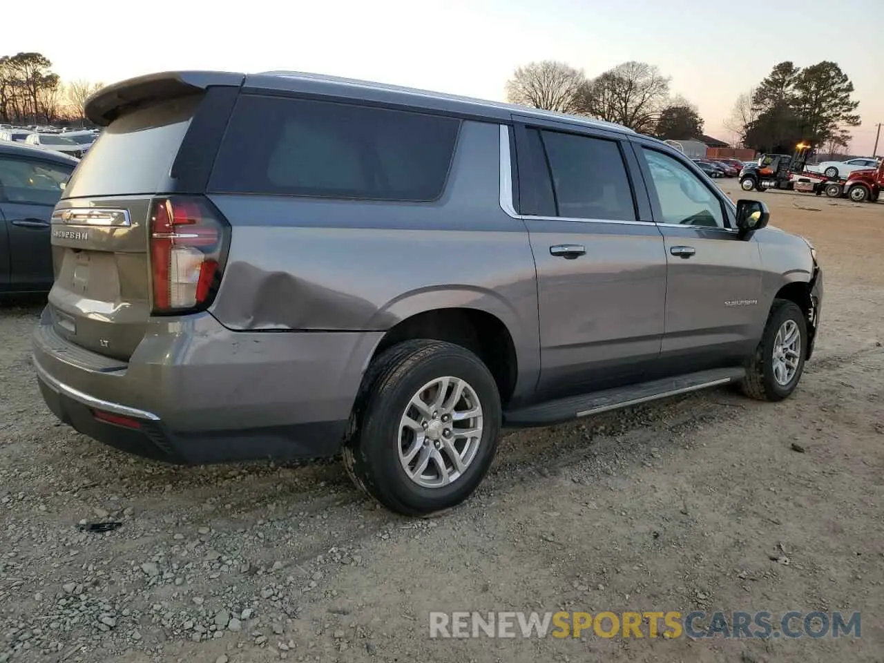 3 Photograph of a damaged car 1GNSCCKD2MR255257 CHEVROLET SUBURBAN 2021