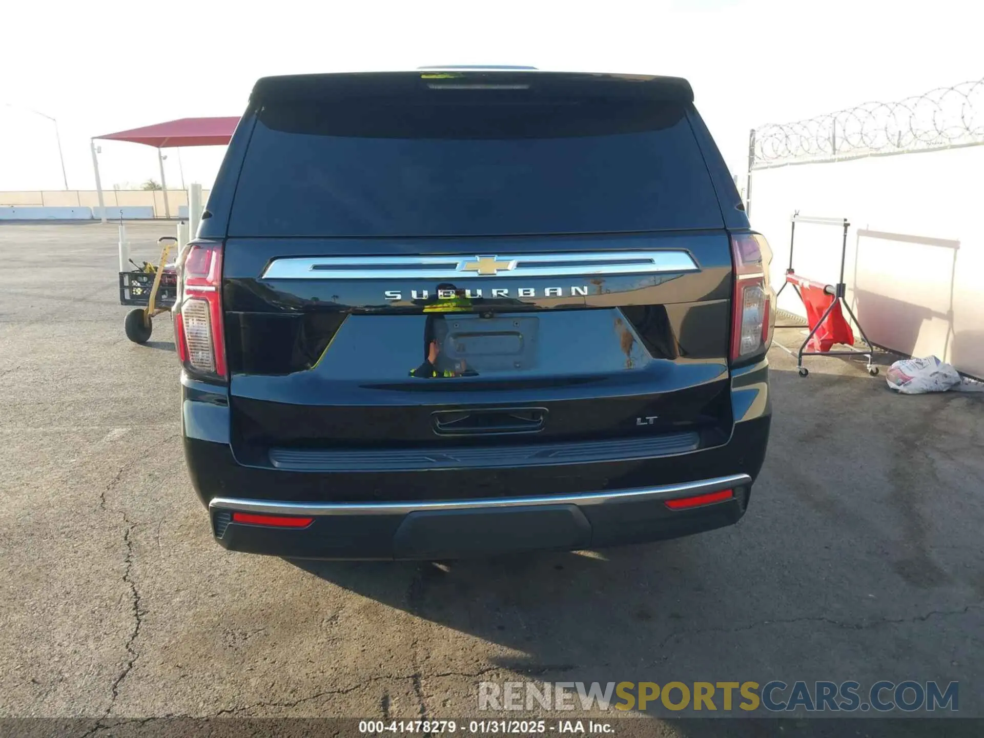 16 Photograph of a damaged car 1GNSCCKD2MR328577 CHEVROLET SUBURBAN 2021