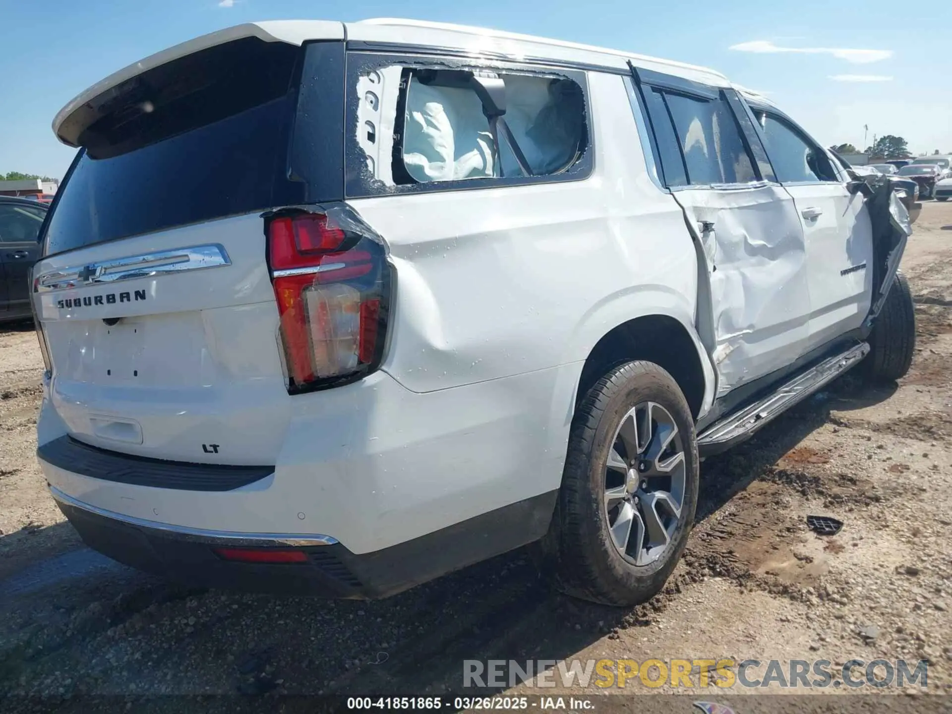 4 Photograph of a damaged car 1GNSCCKD4MR379983 CHEVROLET SUBURBAN 2021