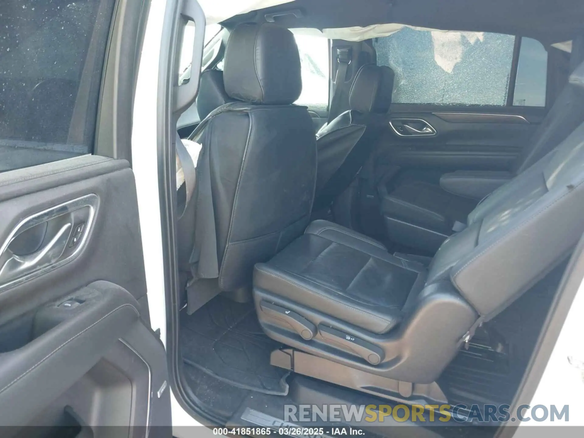 8 Photograph of a damaged car 1GNSCCKD4MR379983 CHEVROLET SUBURBAN 2021