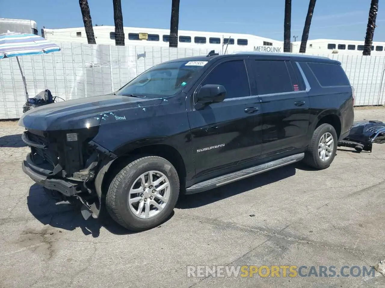 1 Photograph of a damaged car 1GNSCCKD5MR233849 CHEVROLET SUBURBAN 2021