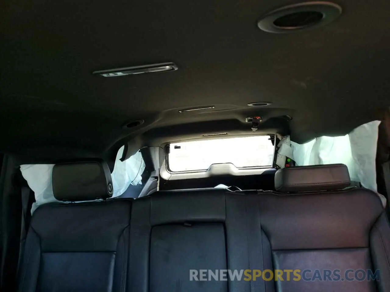 10 Photograph of a damaged car 1GNSCCKD5MR333272 CHEVROLET SUBURBAN 2021