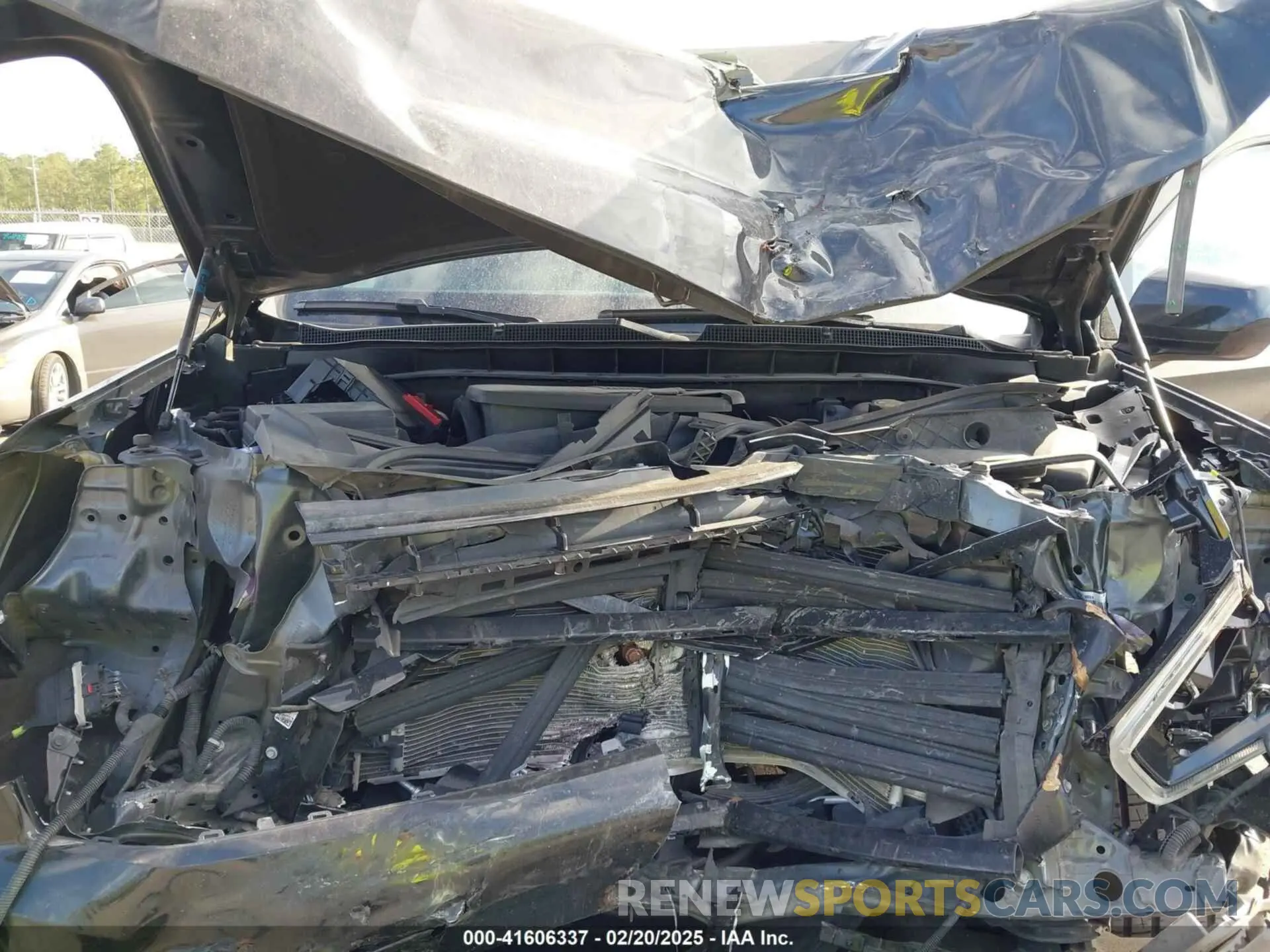 10 Photograph of a damaged car 1GNSCCKD8MR269020 CHEVROLET SUBURBAN 2021