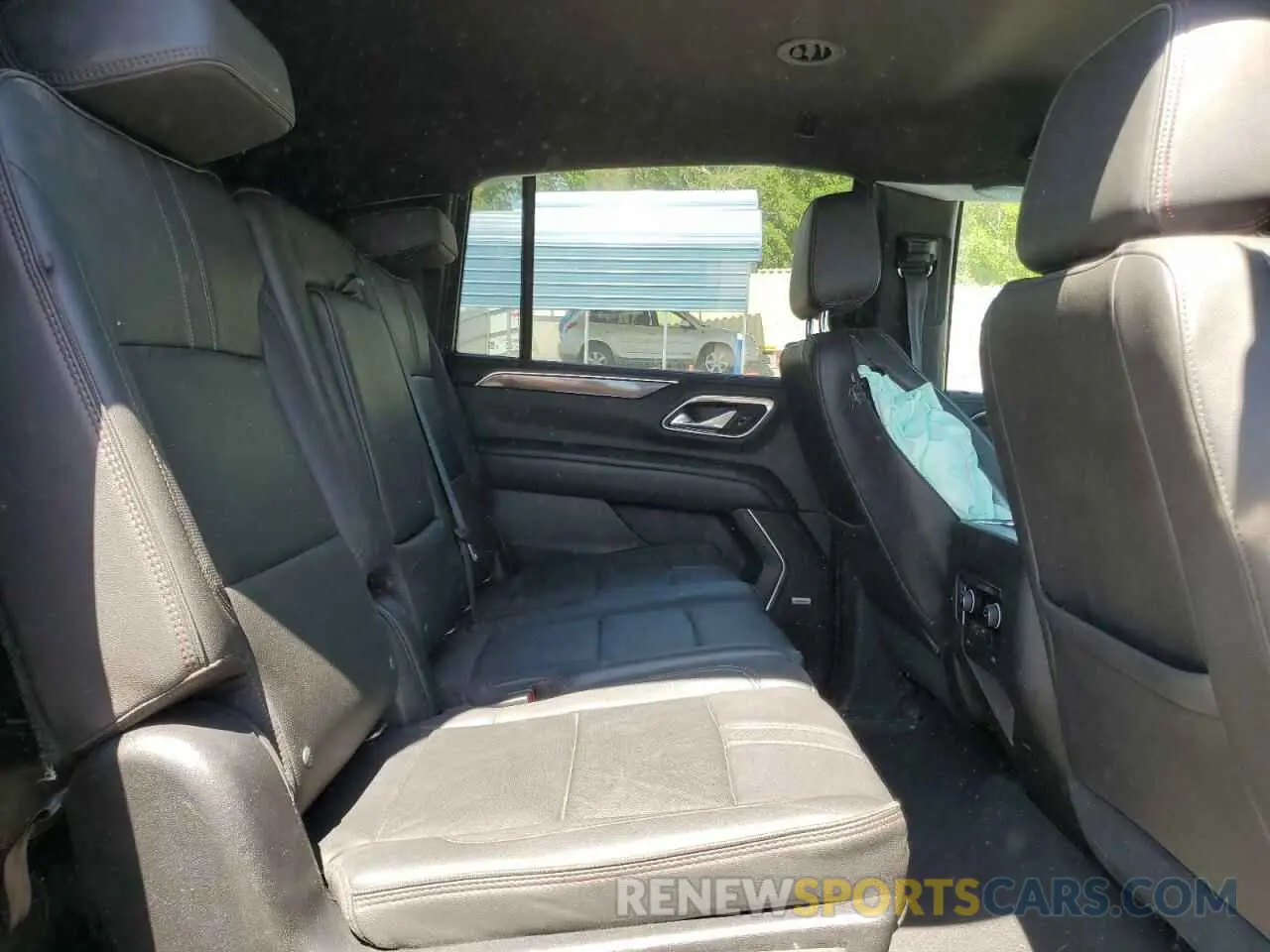 11 Photograph of a damaged car 1GNSCEKD0MR402865 CHEVROLET SUBURBAN 2021