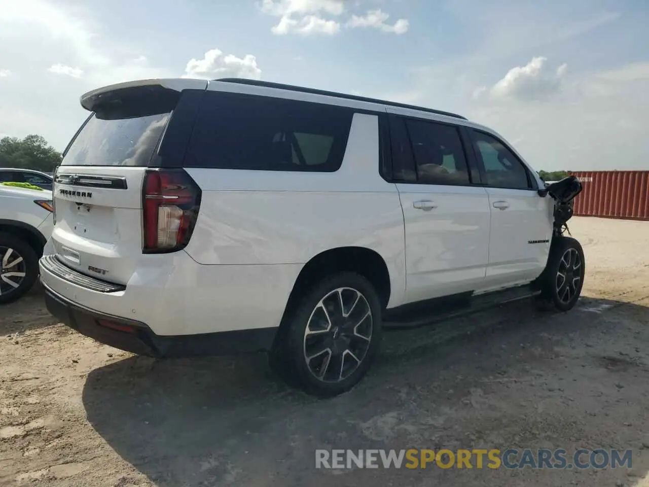3 Photograph of a damaged car 1GNSCEKDXMR353609 CHEVROLET SUBURBAN 2021