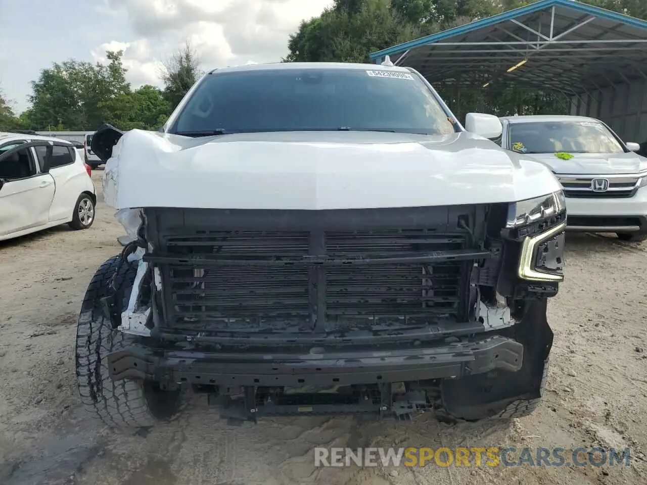 5 Photograph of a damaged car 1GNSCEKDXMR353609 CHEVROLET SUBURBAN 2021