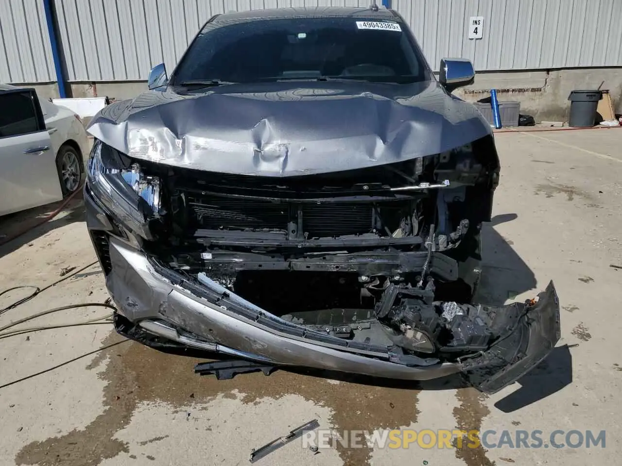5 Photograph of a damaged car 1GNSCFKD6MR312402 CHEVROLET SUBURBAN 2021