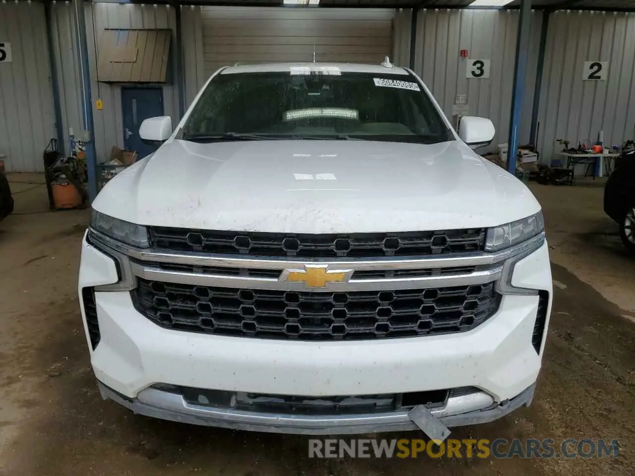 5 Photograph of a damaged car 1GNSKBKDXMR303892 CHEVROLET SUBURBAN 2021