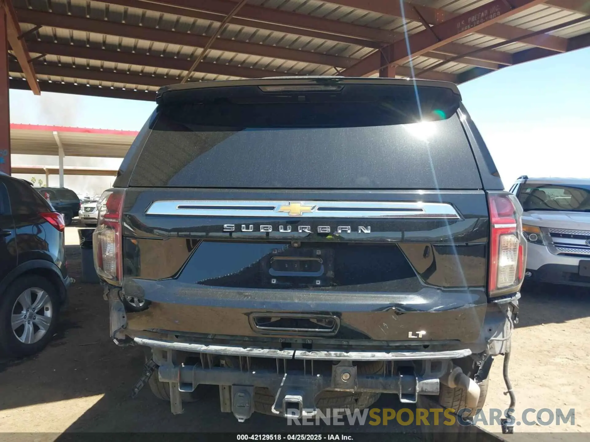 17 Photograph of a damaged car 1GNSKCKD0MR123858 CHEVROLET SUBURBAN 2021