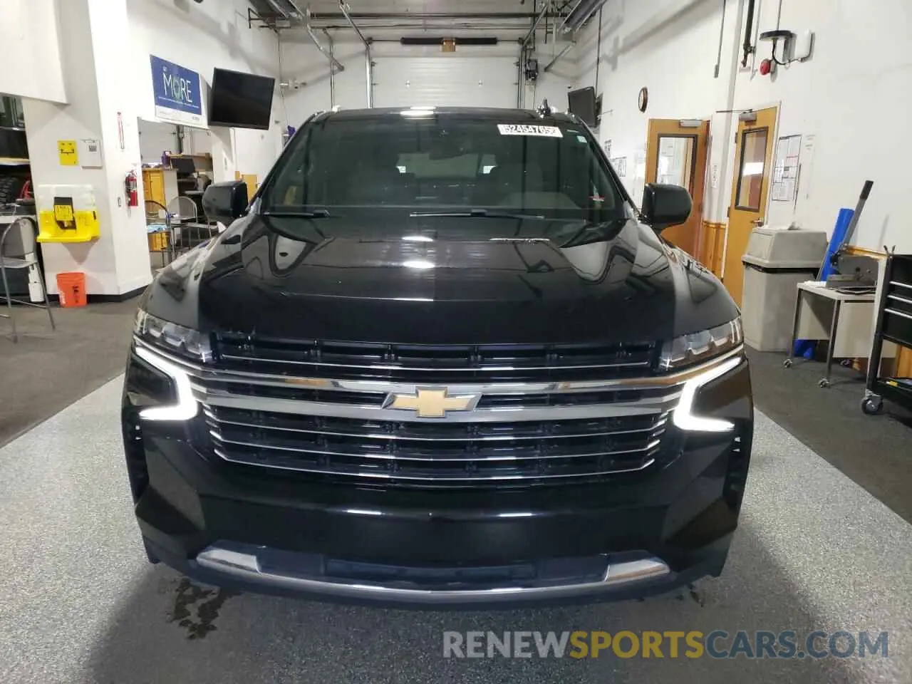 5 Photograph of a damaged car 1GNSKCKD0MR179833 CHEVROLET SUBURBAN 2021