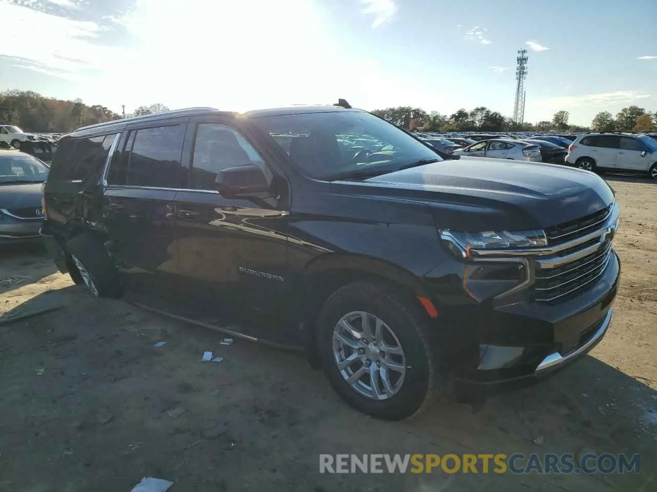 4 Photograph of a damaged car 1GNSKCKD0MR348460 CHEVROLET SUBURBAN 2021