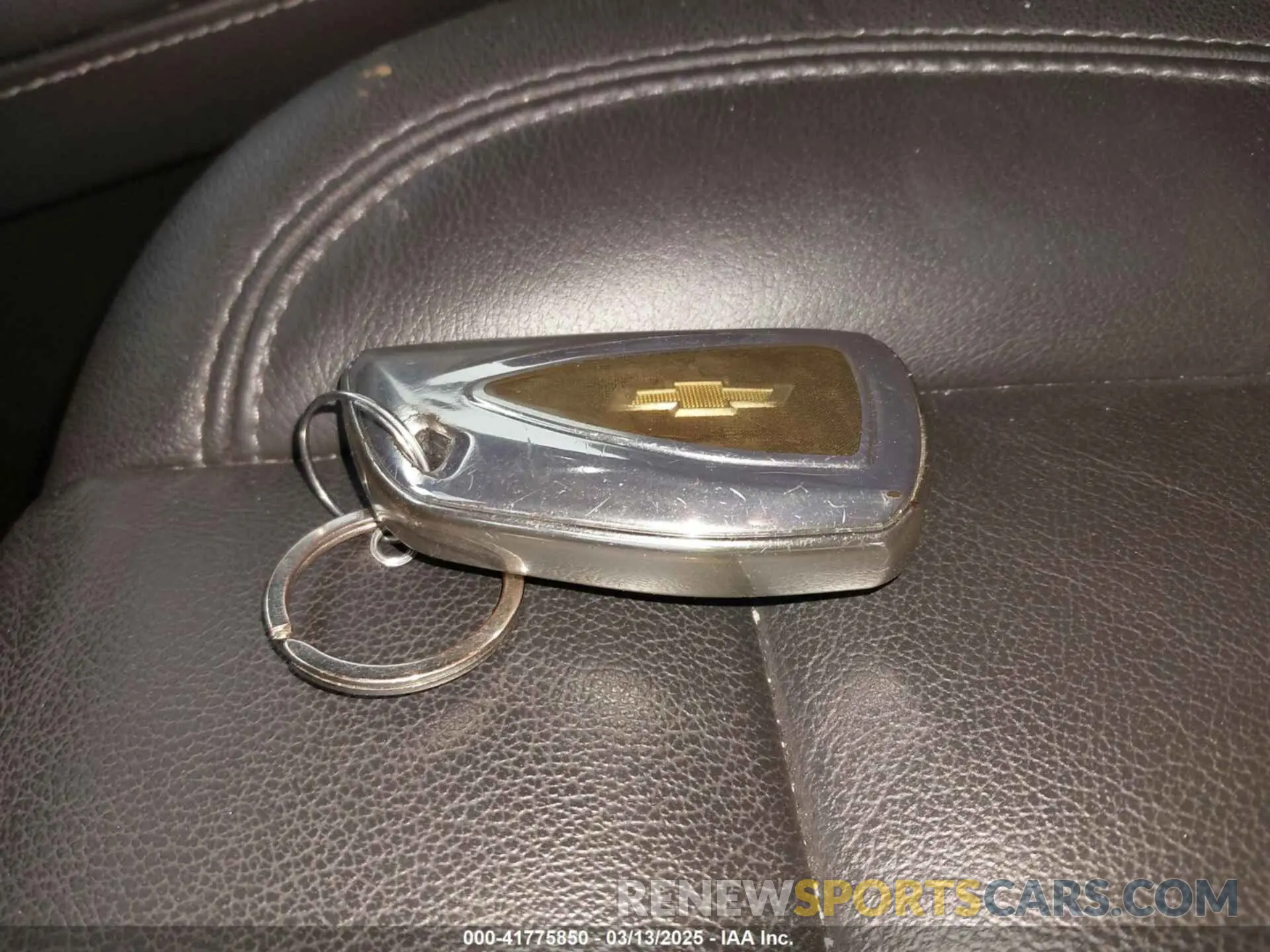 11 Photograph of a damaged car 1GNSKCKD5MR391000 CHEVROLET SUBURBAN 2021