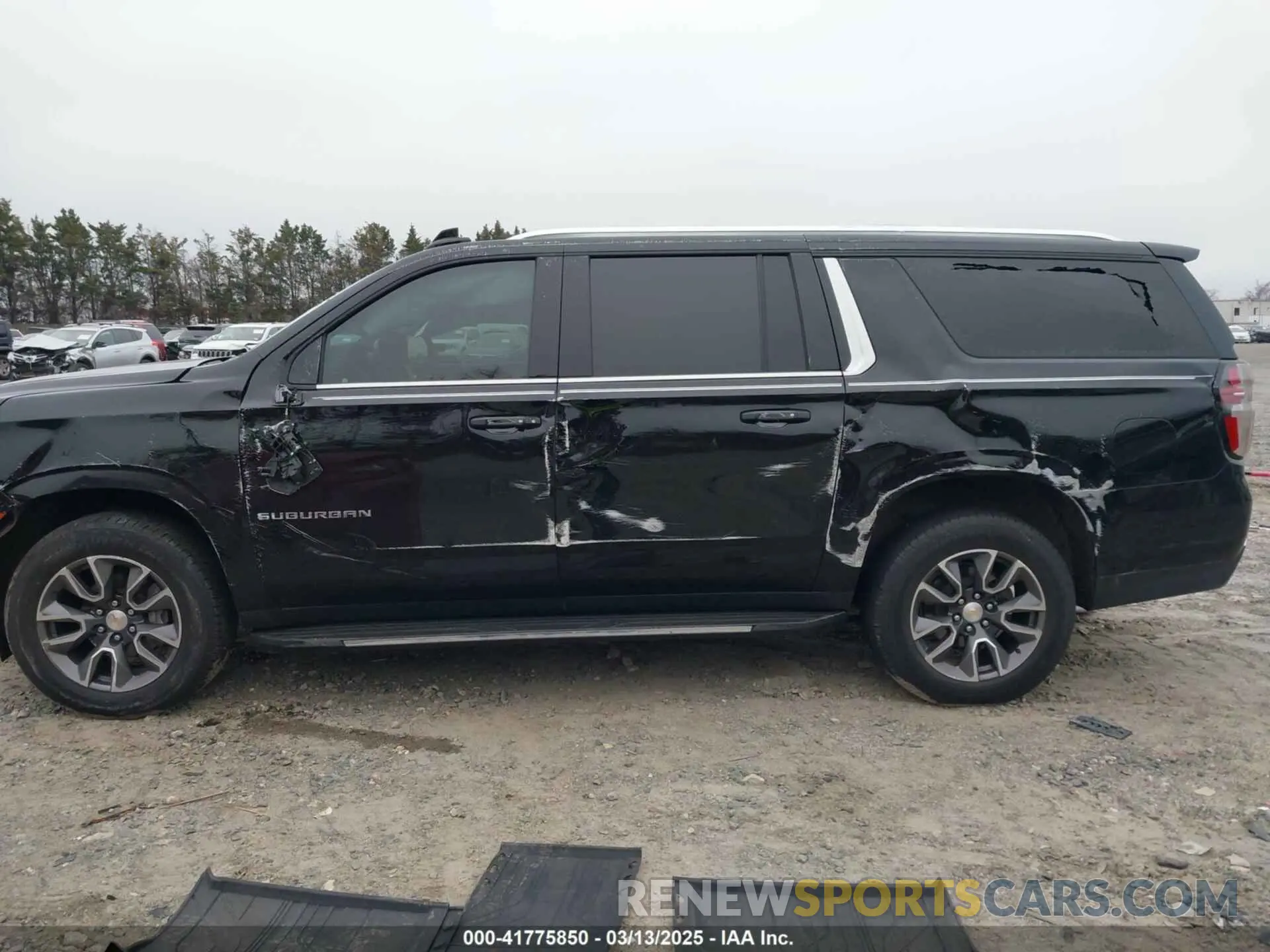 14 Photograph of a damaged car 1GNSKCKD5MR391000 CHEVROLET SUBURBAN 2021
