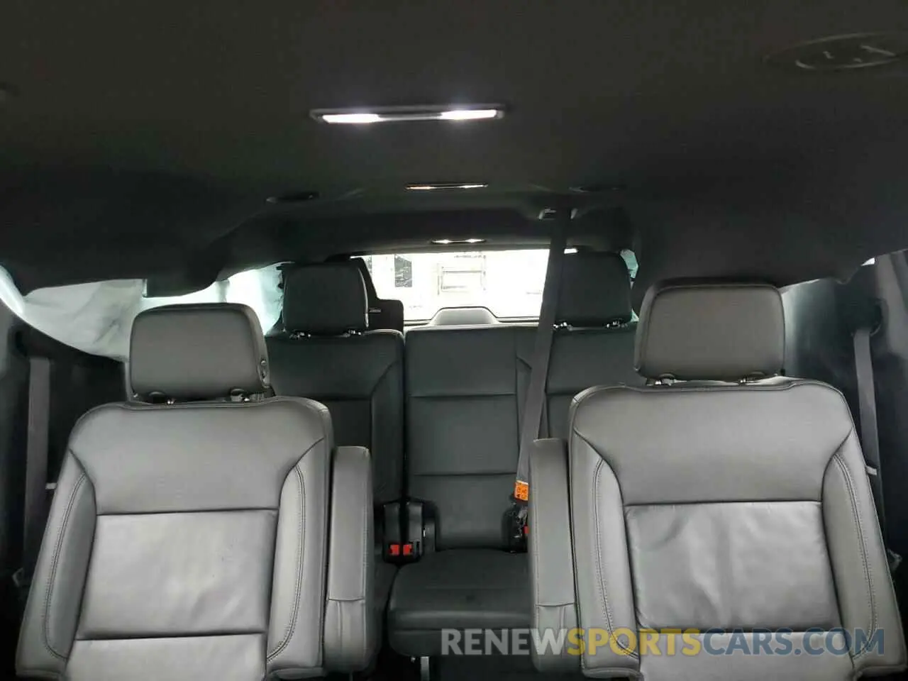 10 Photograph of a damaged car 1GNSKCKD9MR377598 CHEVROLET SUBURBAN 2021