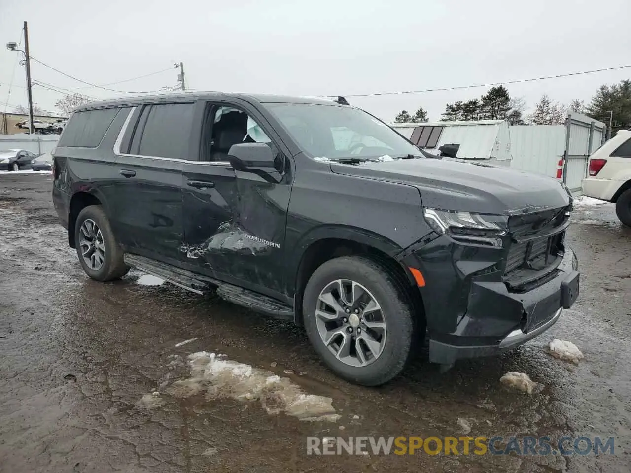 4 Photograph of a damaged car 1GNSKCKD9MR377598 CHEVROLET SUBURBAN 2021