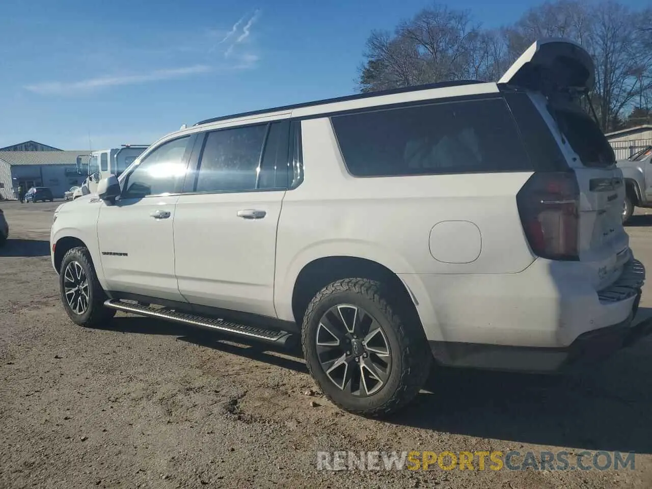 2 Photograph of a damaged car 1GNSKDKD0MR193916 CHEVROLET SUBURBAN 2021