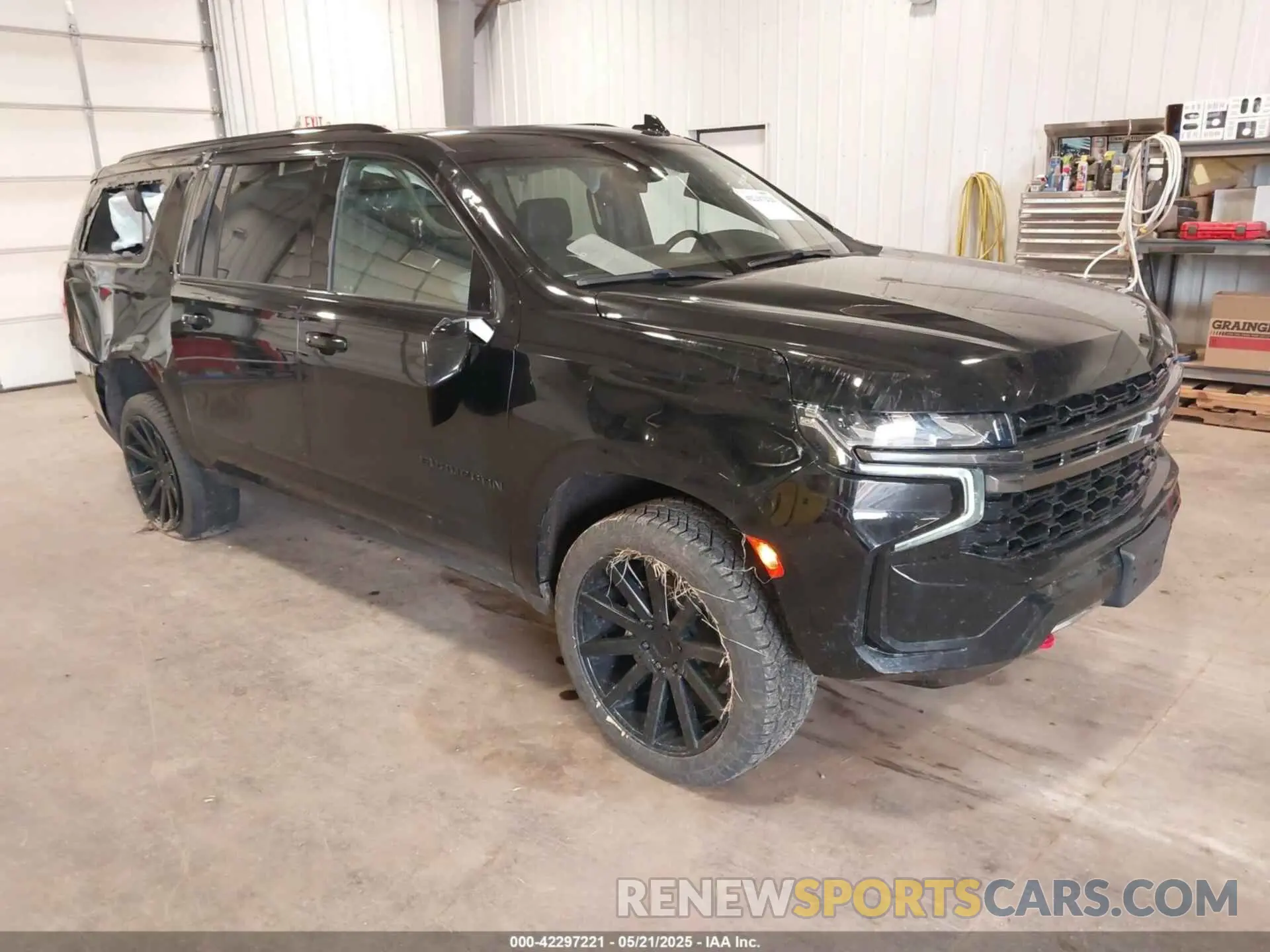 1 Photograph of a damaged car 1GNSKDKD4MR379877 CHEVROLET SUBURBAN 2021
