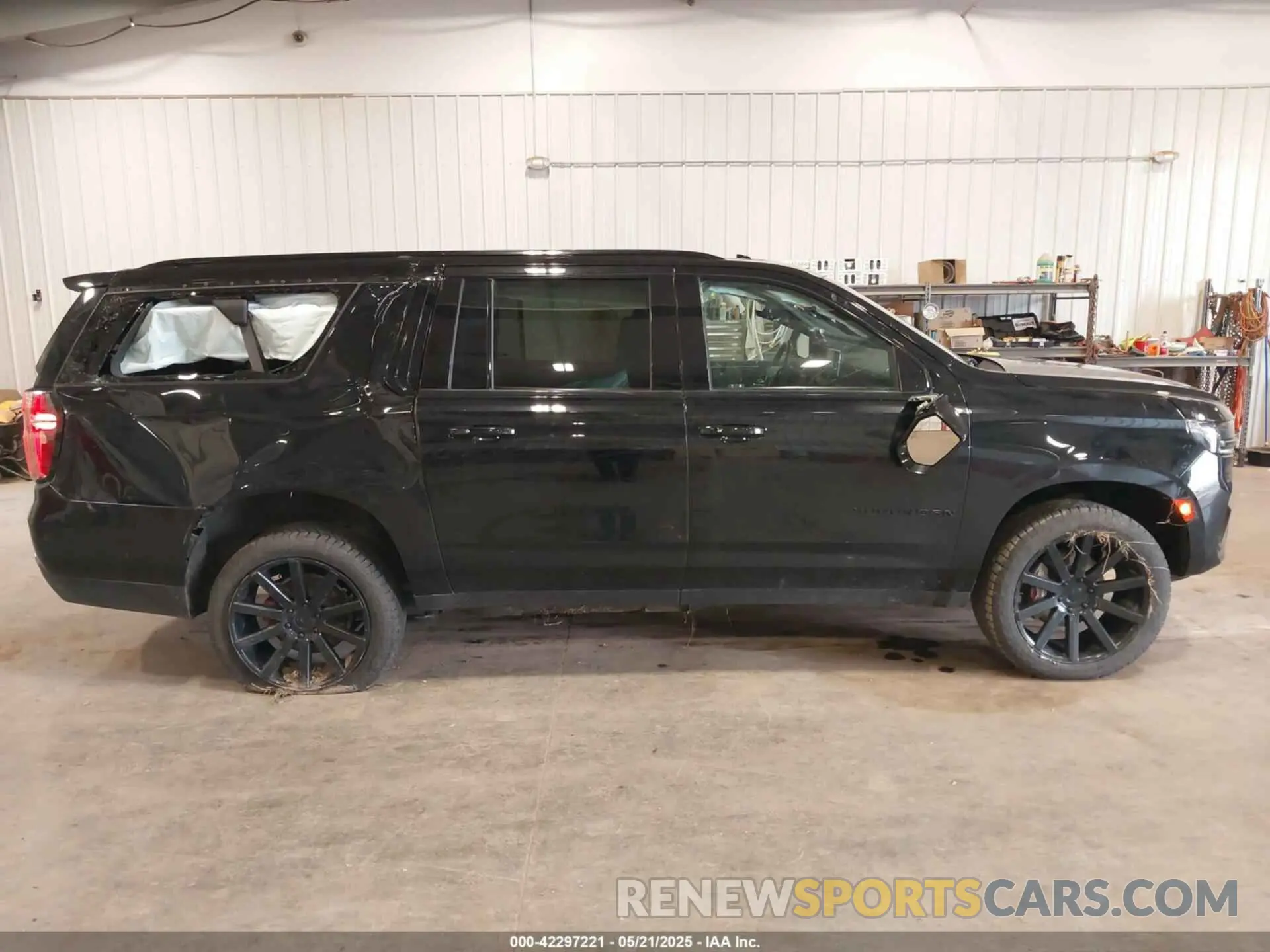 13 Photograph of a damaged car 1GNSKDKD4MR379877 CHEVROLET SUBURBAN 2021
