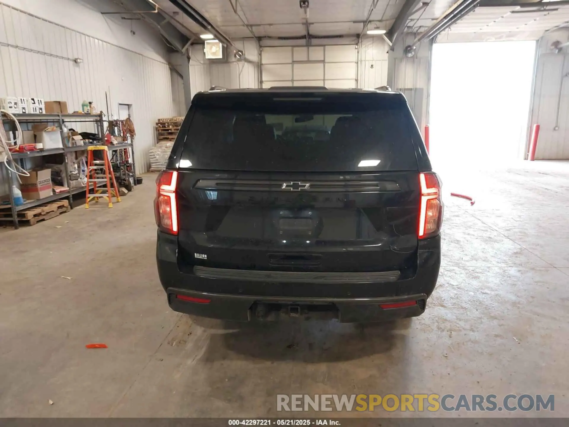 16 Photograph of a damaged car 1GNSKDKD4MR379877 CHEVROLET SUBURBAN 2021