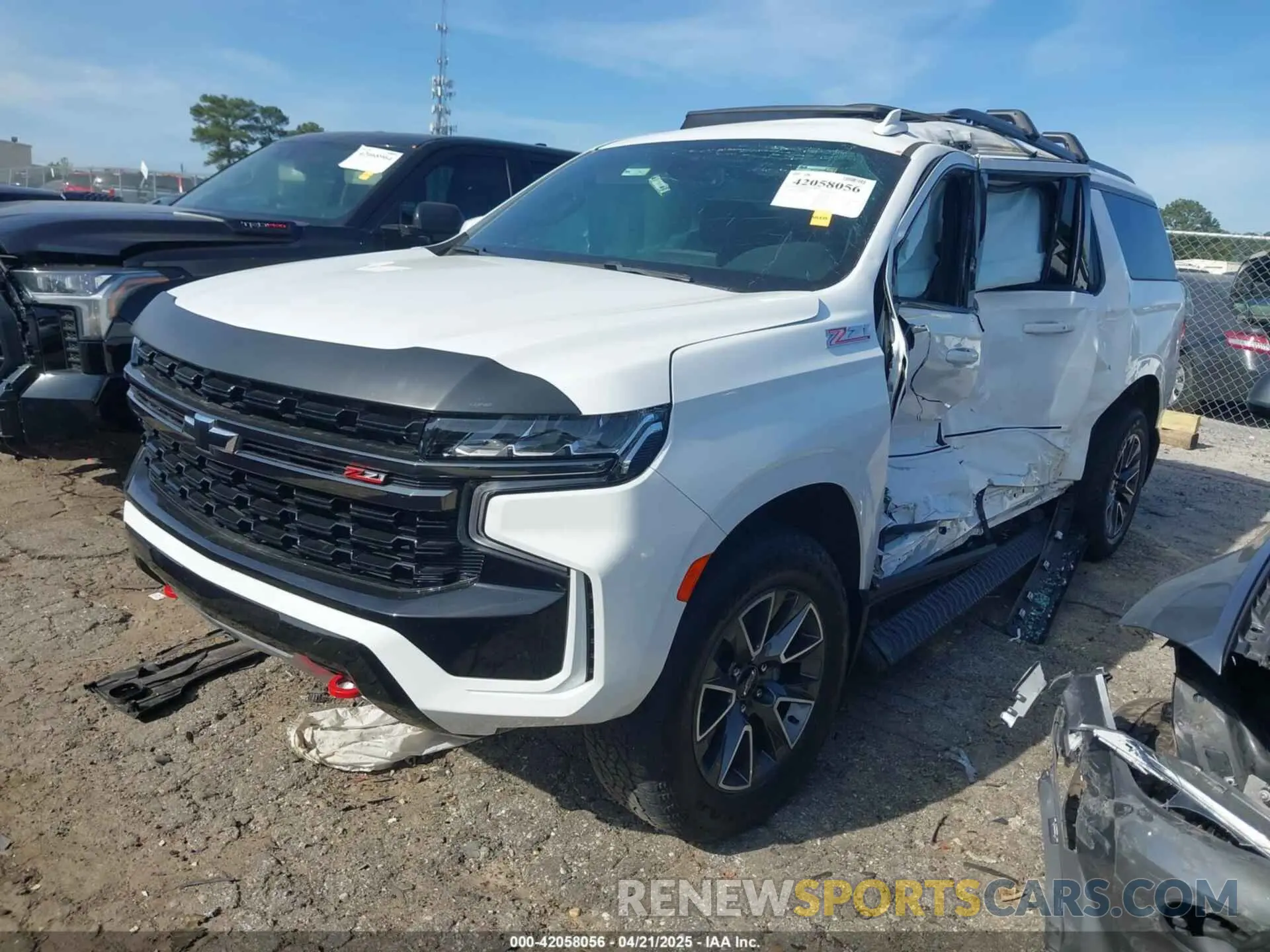 2 Photograph of a damaged car 1GNSKDKD4MR492681 CHEVROLET SUBURBAN 2021