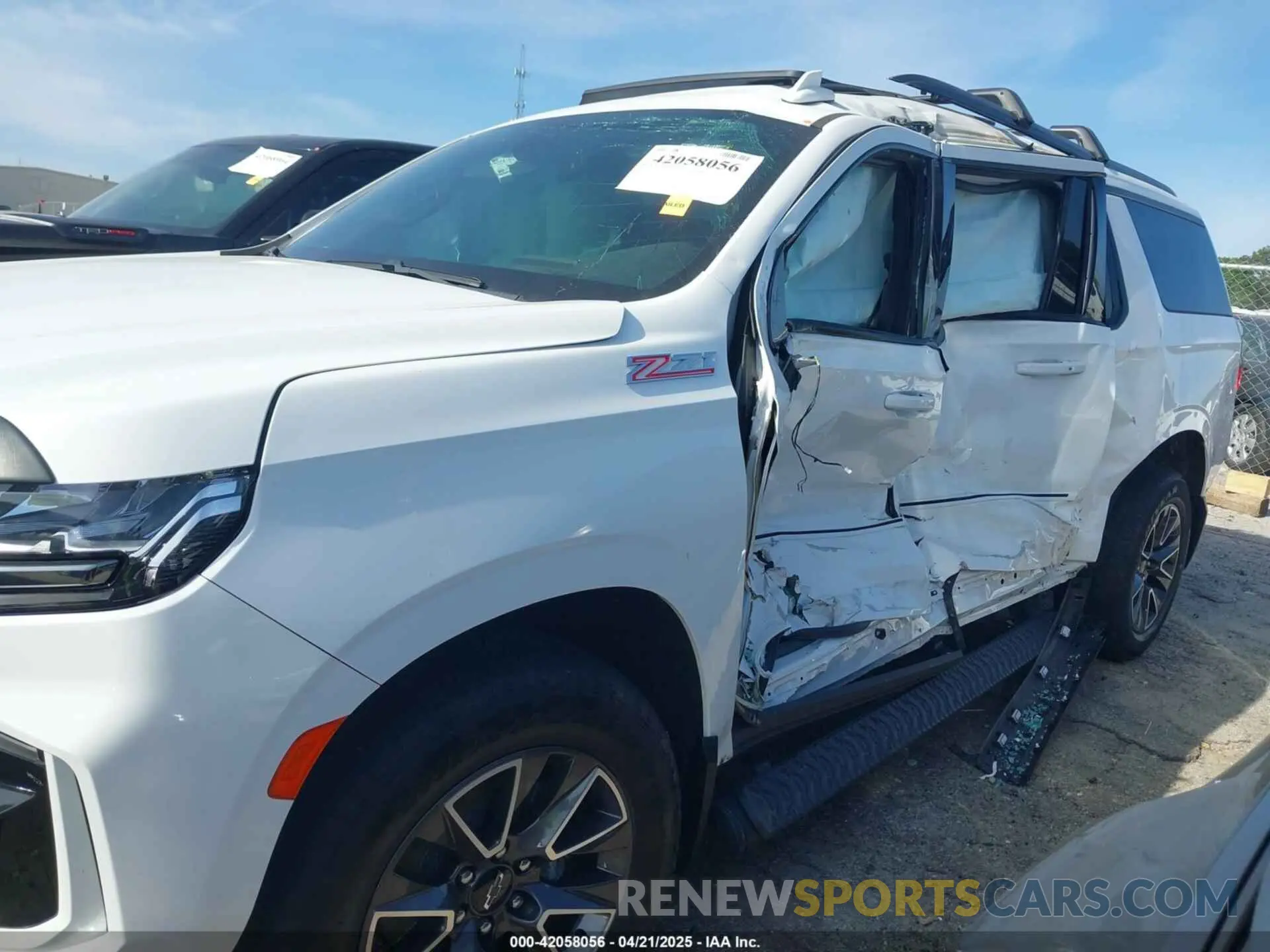 6 Photograph of a damaged car 1GNSKDKD4MR492681 CHEVROLET SUBURBAN 2021