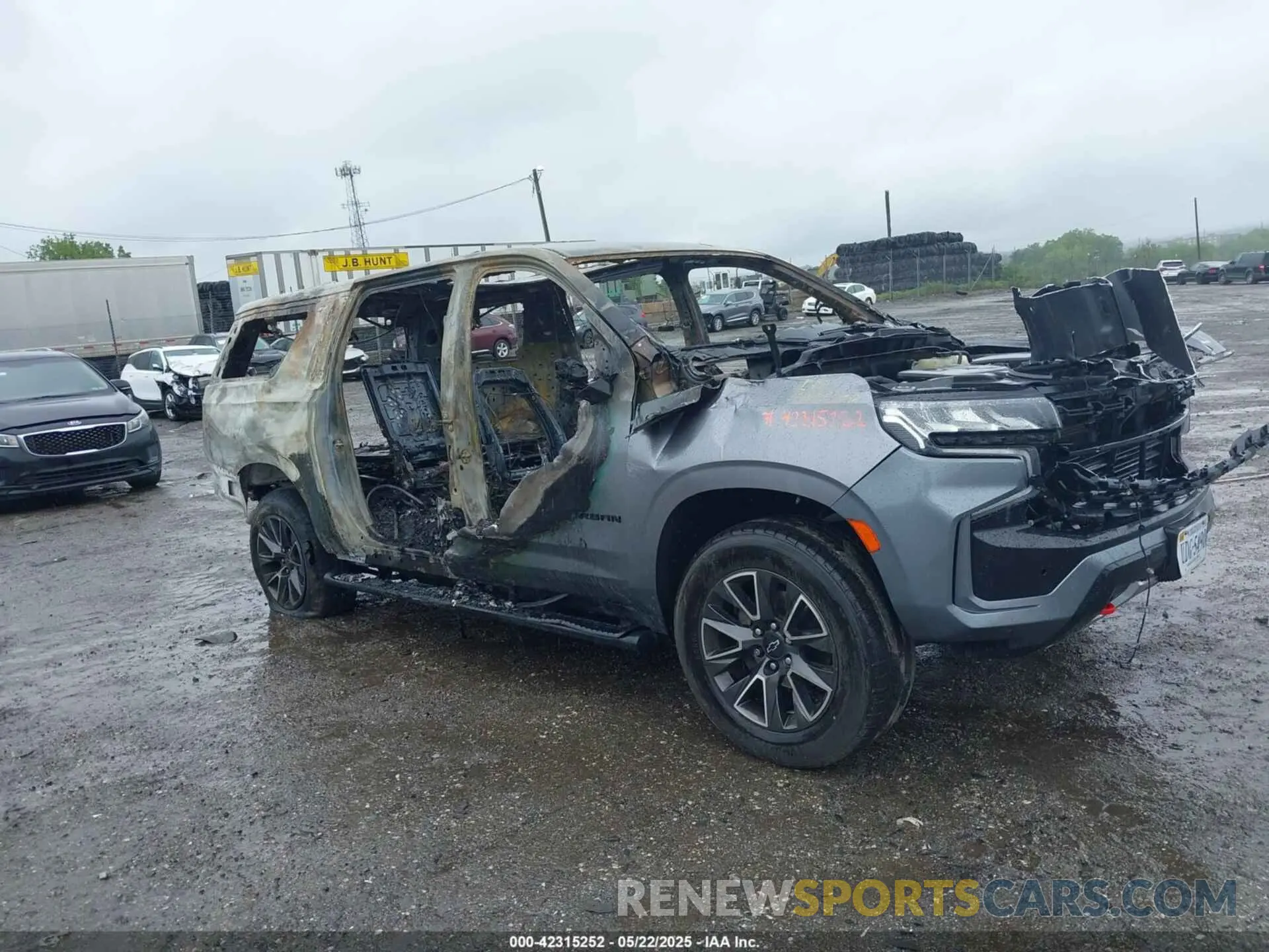 1 Photograph of a damaged car 1GNSKDKD6MR285032 CHEVROLET SUBURBAN 2021