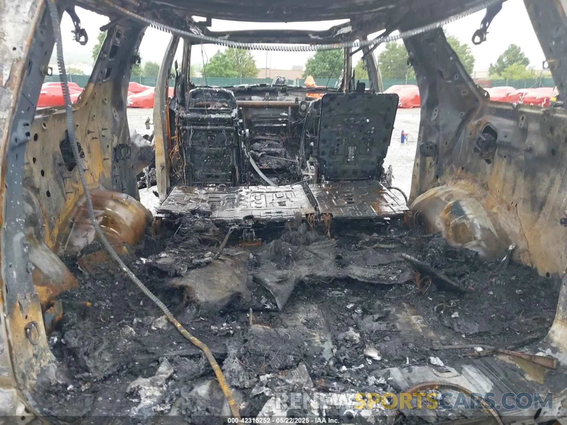 15 Photograph of a damaged car 1GNSKDKD6MR285032 CHEVROLET SUBURBAN 2021