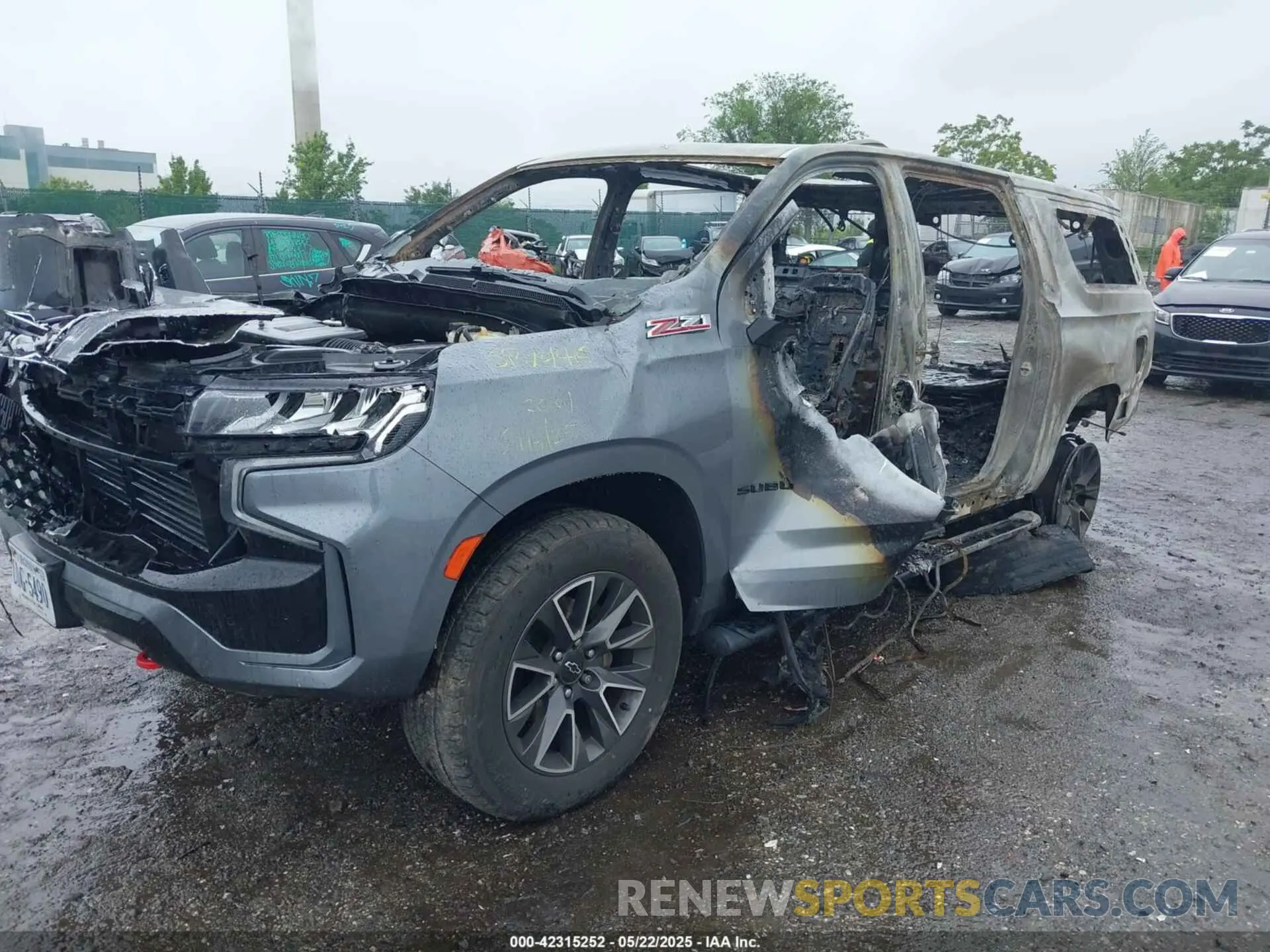 2 Photograph of a damaged car 1GNSKDKD6MR285032 CHEVROLET SUBURBAN 2021