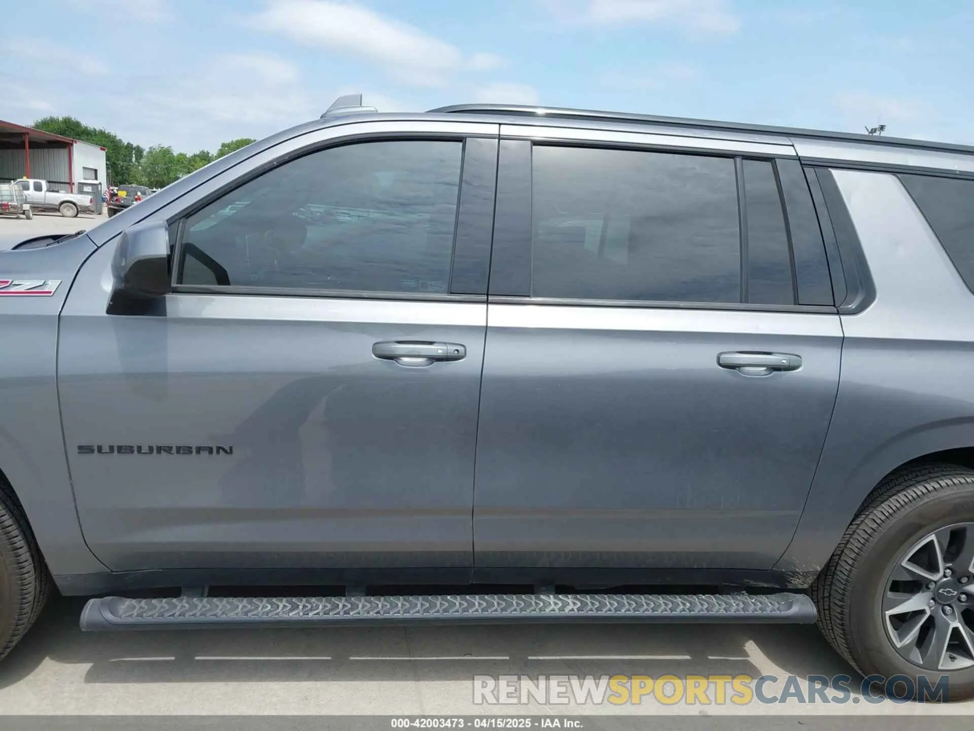 14 Photograph of a damaged car 1GNSKDKD8MR375007 CHEVROLET SUBURBAN 2021